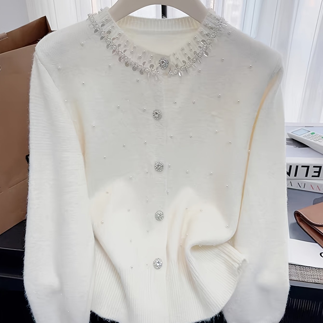 E-shop Neue europäische und amerikanische Herbst/Winter-Mode: Strapazierfähige Perlenknopf-Strickjacke für Damen