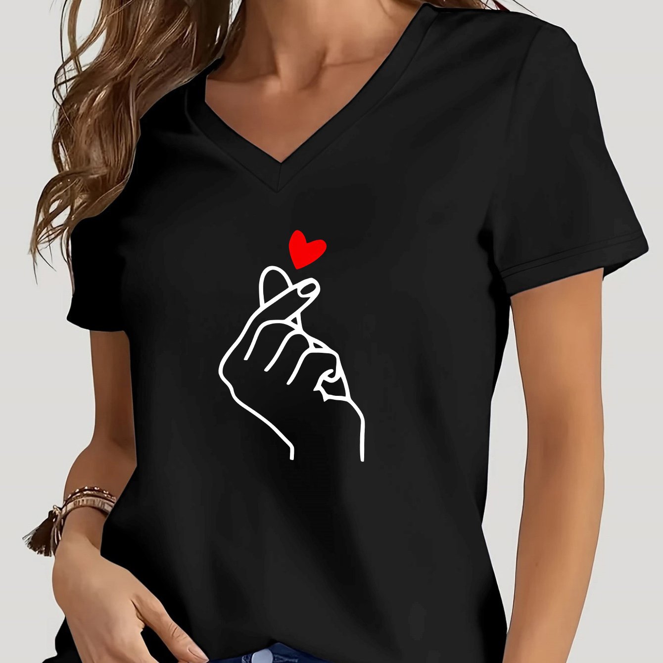 TEMU T-shirt décontracté à col en V pour femme avec impression de cœur et de main - Tee à manches courtes , parfait pour l'été et les tenues