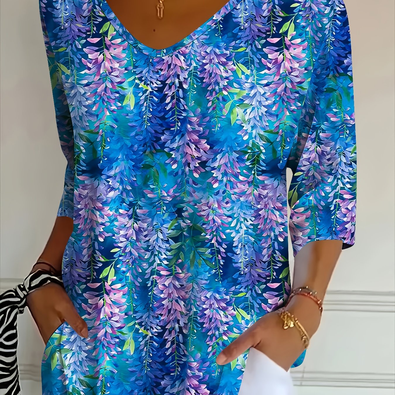 TEMU Western Casual Fashion Holiday Women's Regular Fit Floral -quarter Sleeve V-neck T-shirt Top