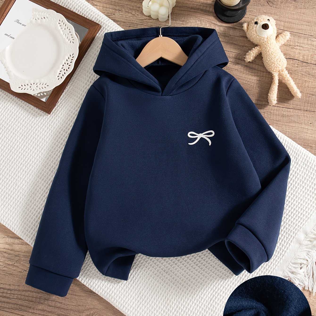 Girls' Casual Outing Fashion Print Bow Pattern Regular Fit Long Sleeve Hooded Sweatshirt Fleece Pullover For Autumn And Winter