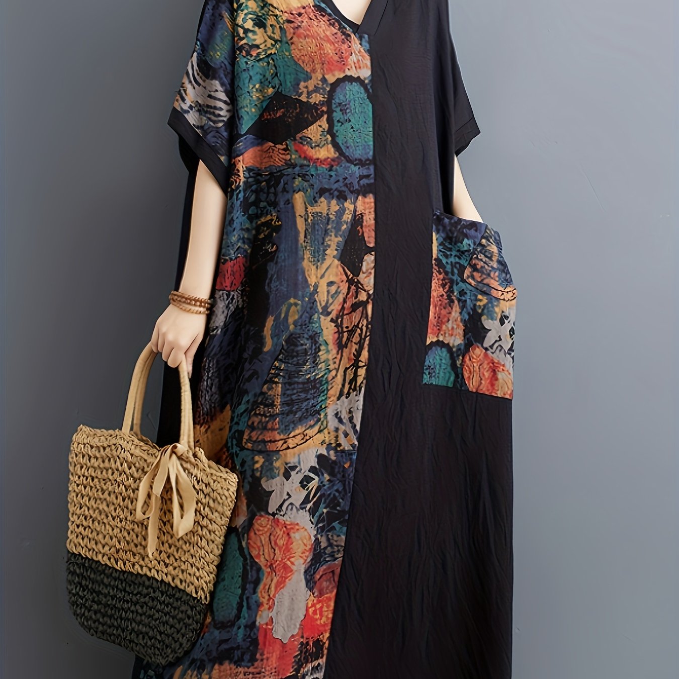 TEMU Plus Size - Plus Size - Bohemian Casual Vacation Dress, Elegant, Black, V-neck Short-sleeve Loose Color- Dress