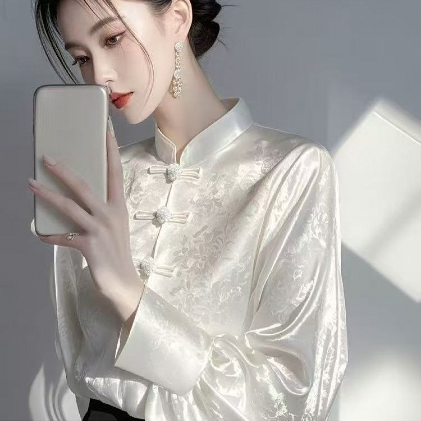 TEMU 【新作】中国風ベースレイヤーシャツ。春の初めに。ライトな雰囲気。若々しくトレンディな白いジャカードシャツ。女性に最適で、ファッション、ス、レトロな魅力が満載。通勤にもおすすめ。