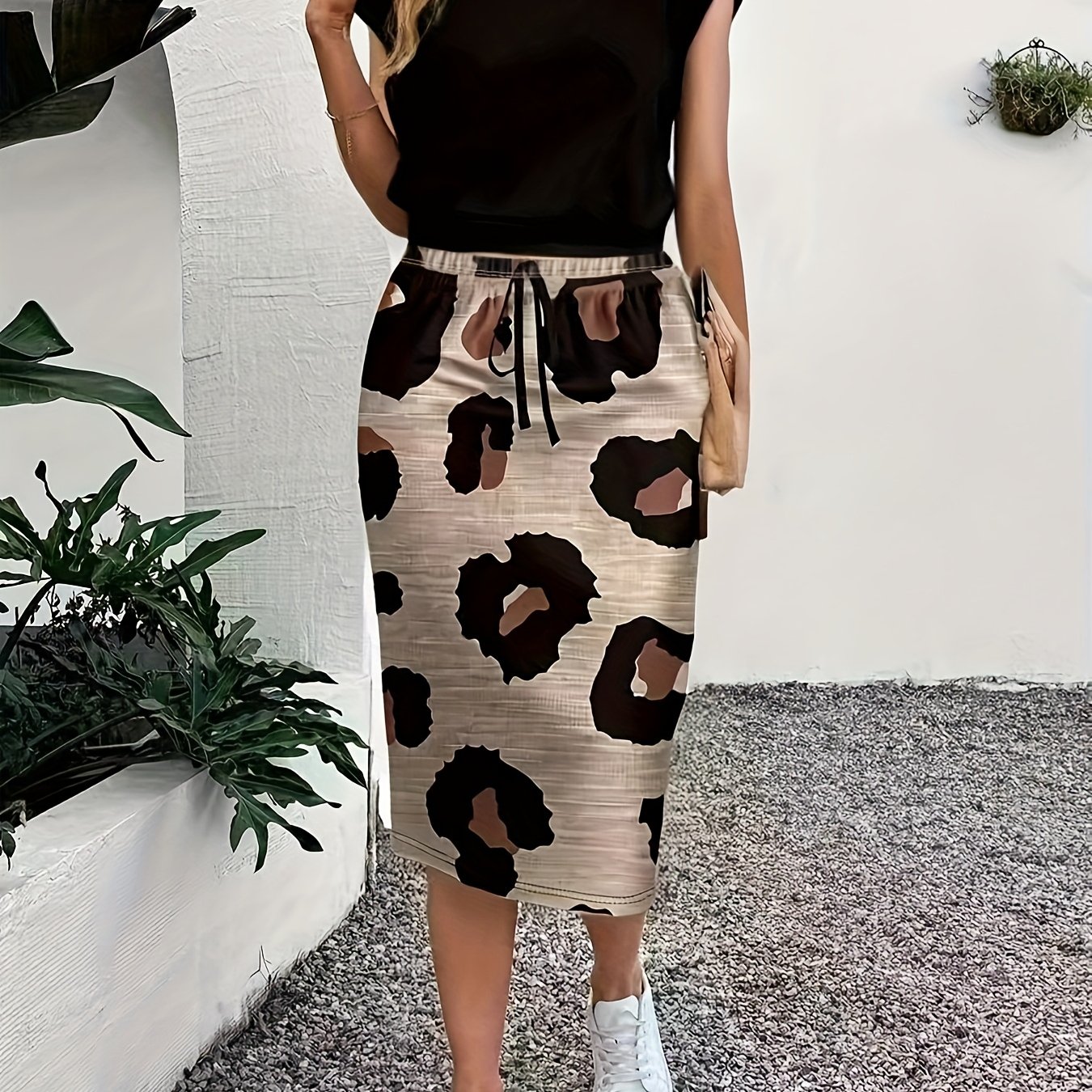 TEMU YY0525668 Conjunto Casual de Falda con Camiseta Negra de Manga Corta Estilosa