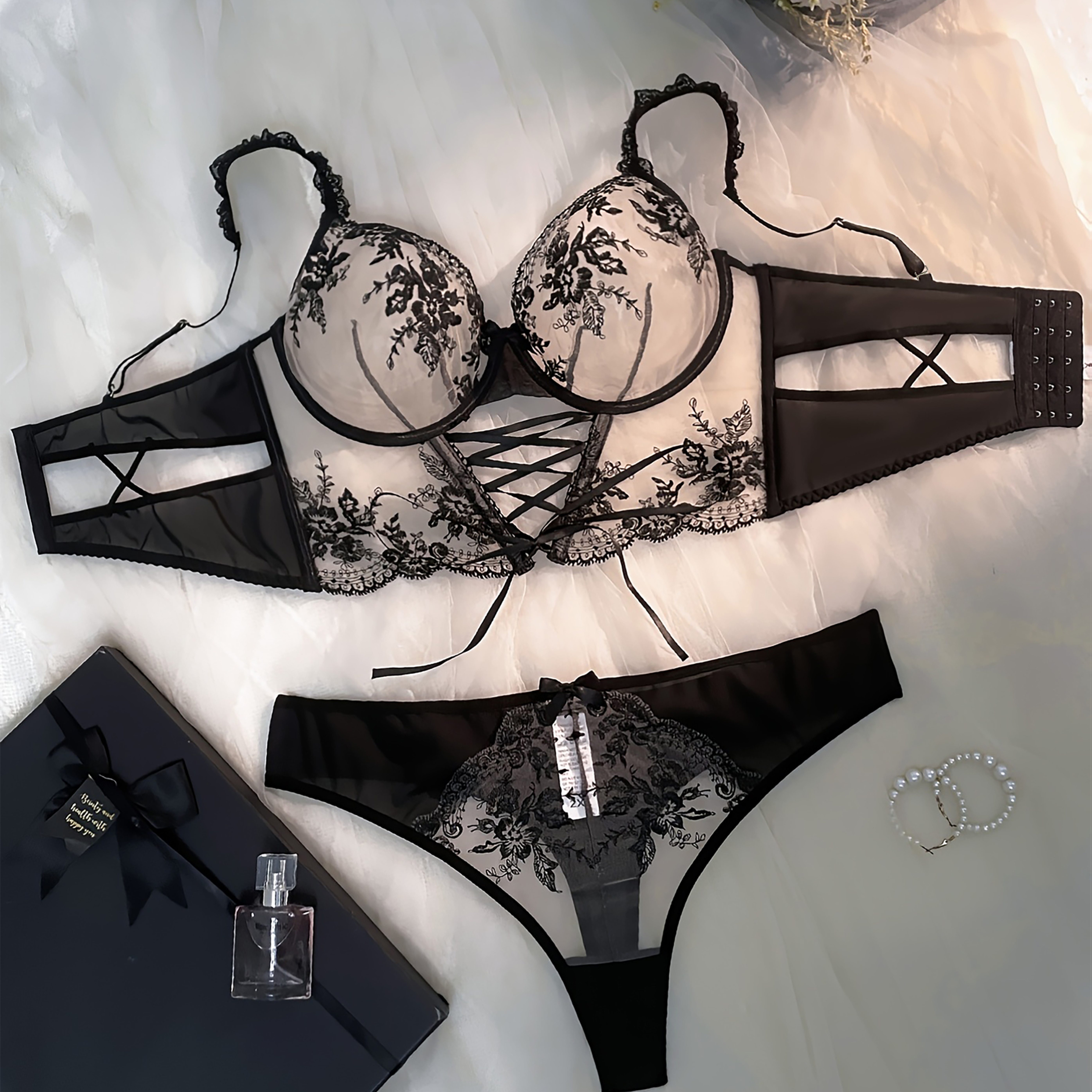 Plus Size Sexy Embroidered Lingerie Set