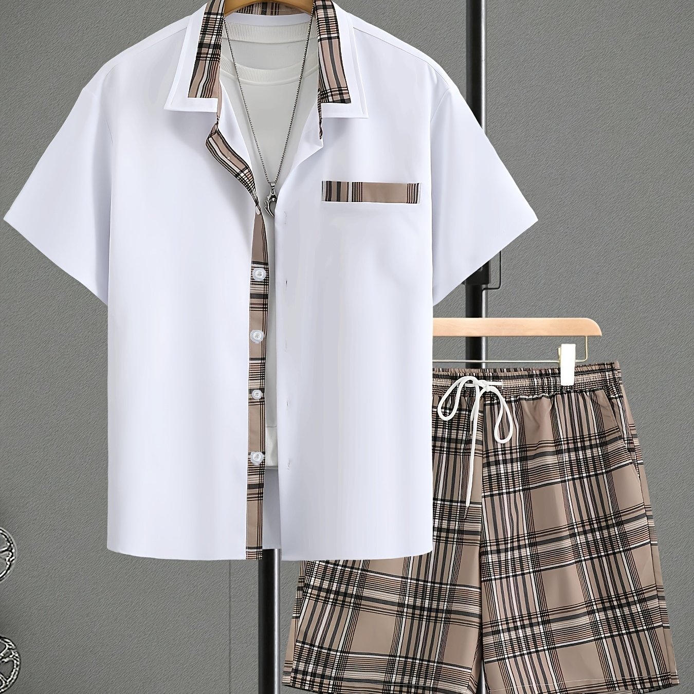 E-shop Sommerliches Herrenhemd-Set mit einem lässigen und stylischen Karomuster, bestehend aus einem Kurzarmhemd und modischen Shorts in einem