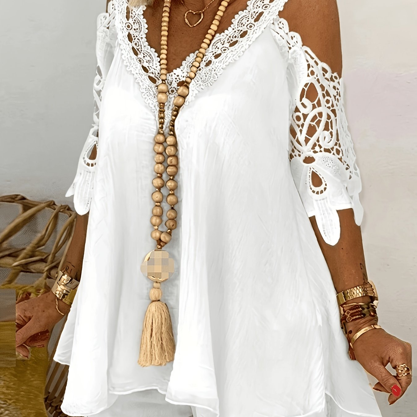 TEMU Summer New Style Off-shoulder Lace Elegant Style Women's Outfit - Lace Top With Open Sleeves, Floral Shorts, Suitable For Daily Wear And