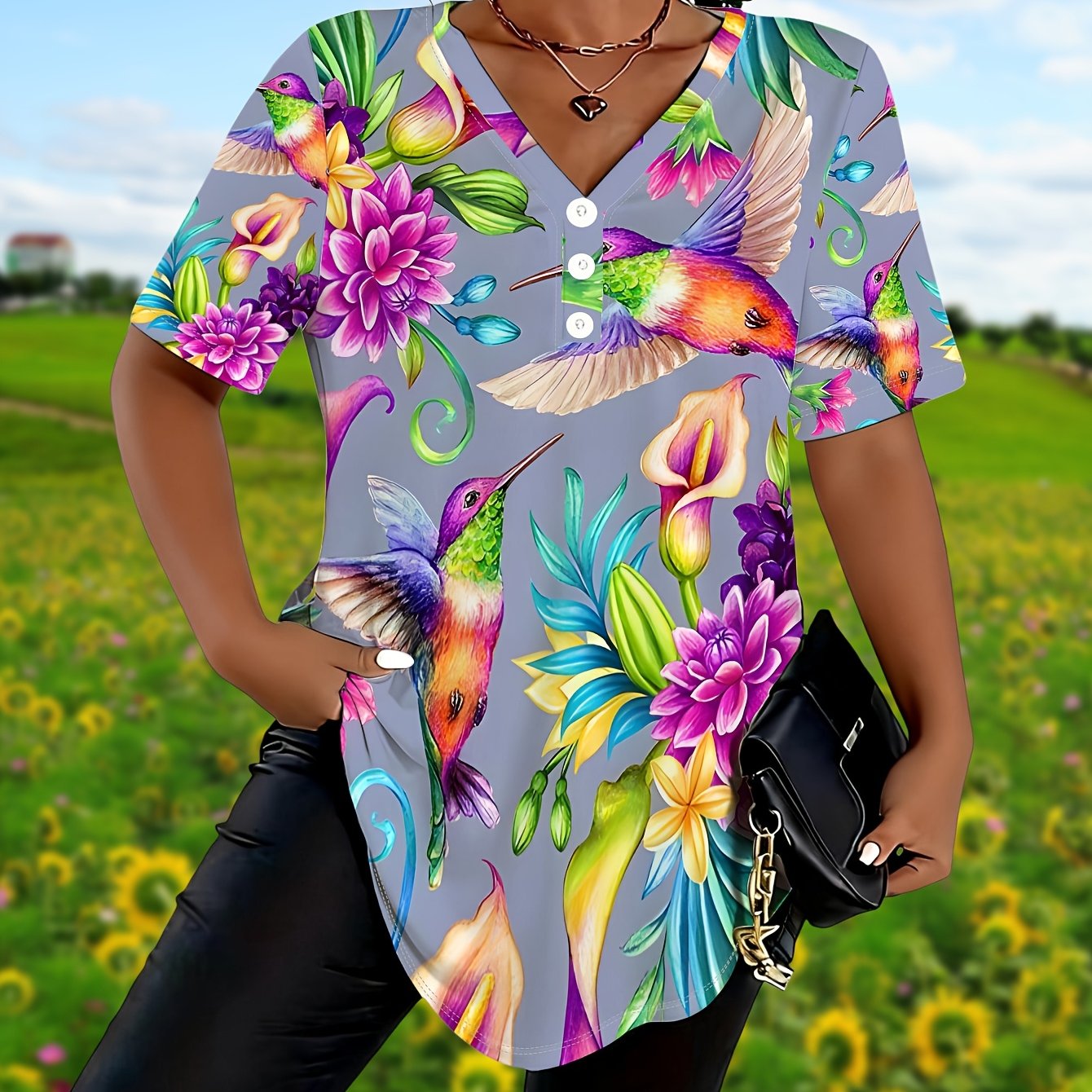 TEMU Plus Size - Plus Size - Plus Size Women's Summer Three-button V-neck T-shirt With Hummingbird Floral Print, A Relaxed And Comfortable For