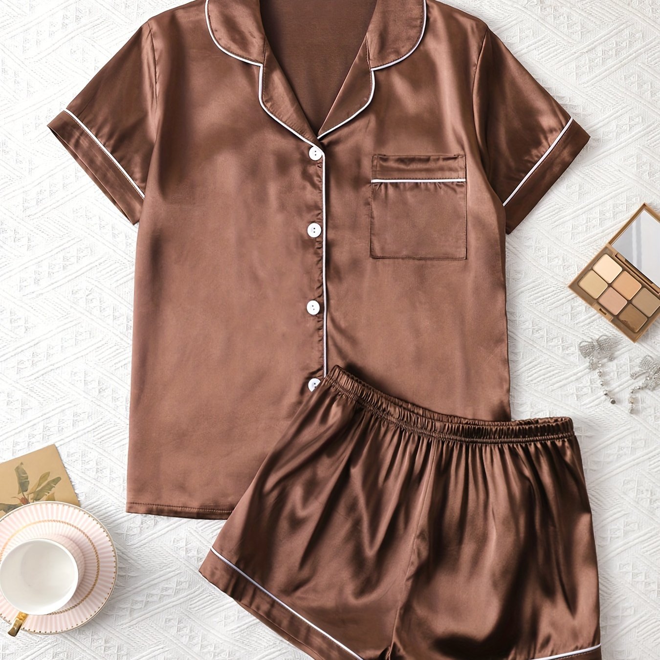 E-shop Damen Satin Schlafanzug Set in Unifarben mit Revers, bequemes kurzärmeliges Button-Up Oberteil und Shorts mit elastischem Bund