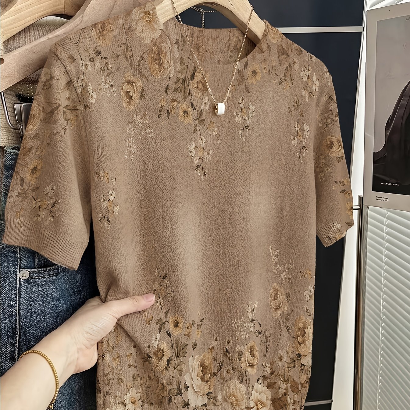 TEMU Women's Lightweight Short-sleeve Summer Printed Sweater - Elegant Crew Neck Sweater, Comfortable Layering Piece For Autumn/winter, Casual Wear,