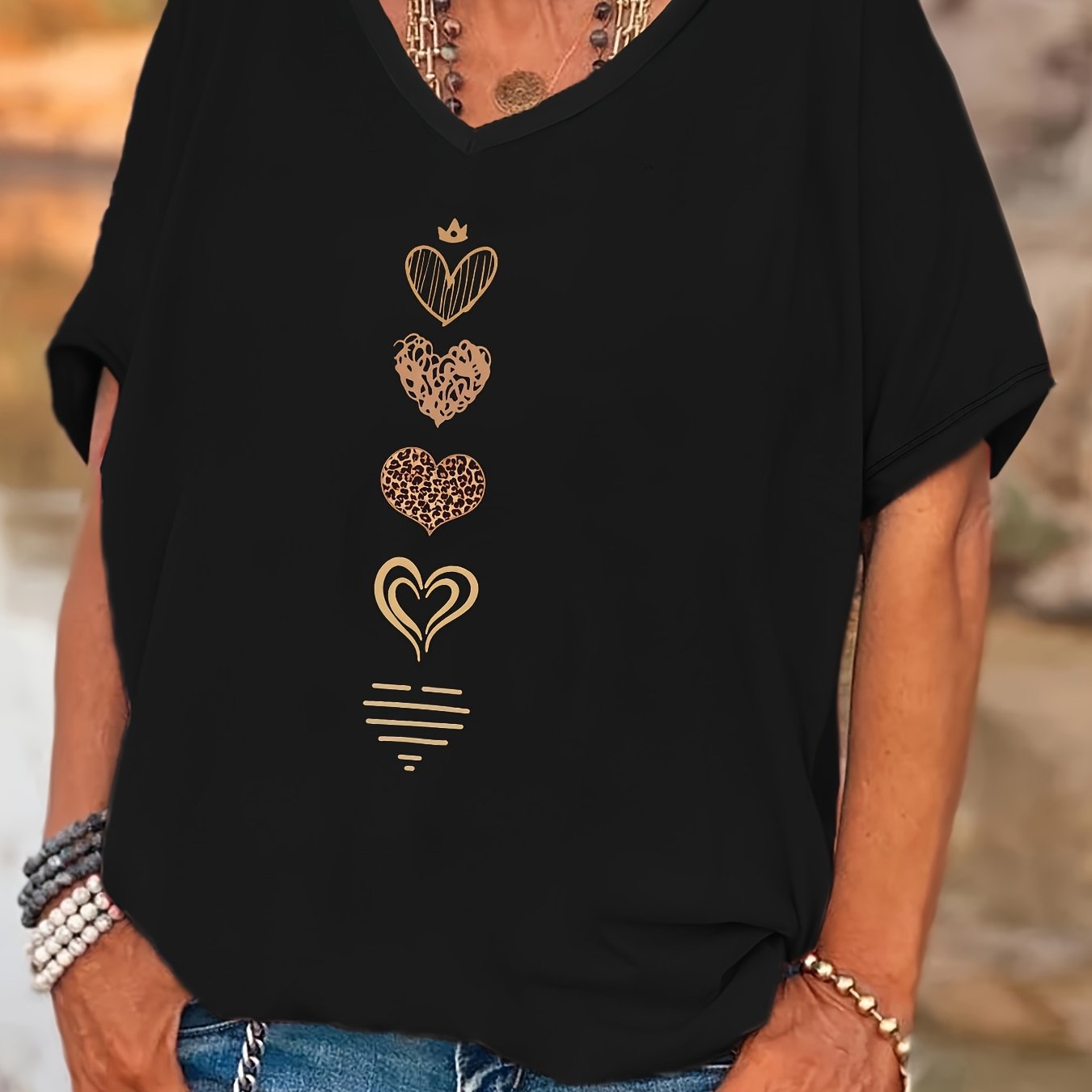 TEMU Plus Size - Plus Size - Plus Size Women's Fashionable European And Minimalist V-neck T-shirt | Heart Print, Short Sleeves, Loose Batwing Sleeve