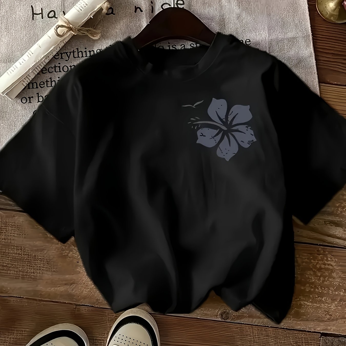 TEMU T-shirt décontracté à col rond imprimé pour femmes - Manches courtes, polyester léger, coupe décontractée avec motif floral bleu, parfait pour