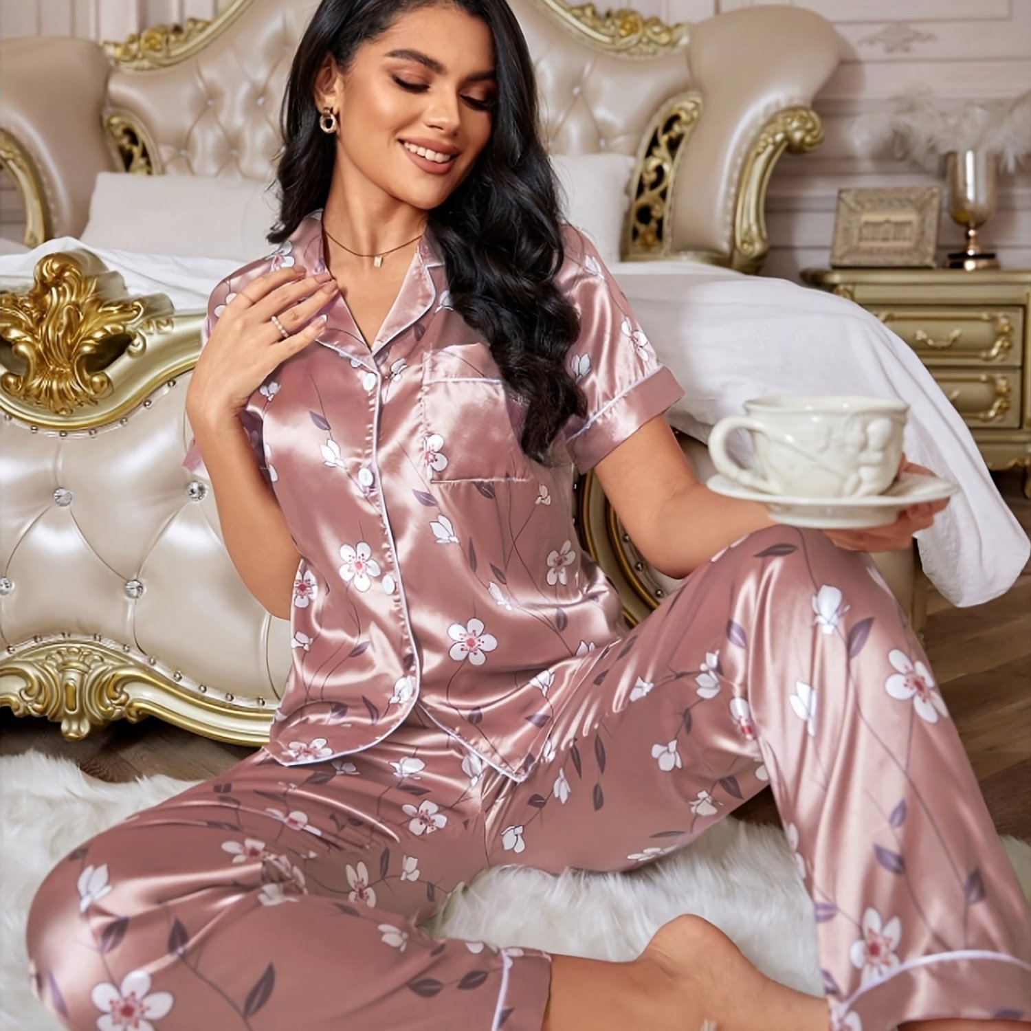 E-shop Elegantes Damen-Pyjama-Set mit Blumenmuster, Rosa Loungewear inklusive langer Hose Kurzarmoberteil