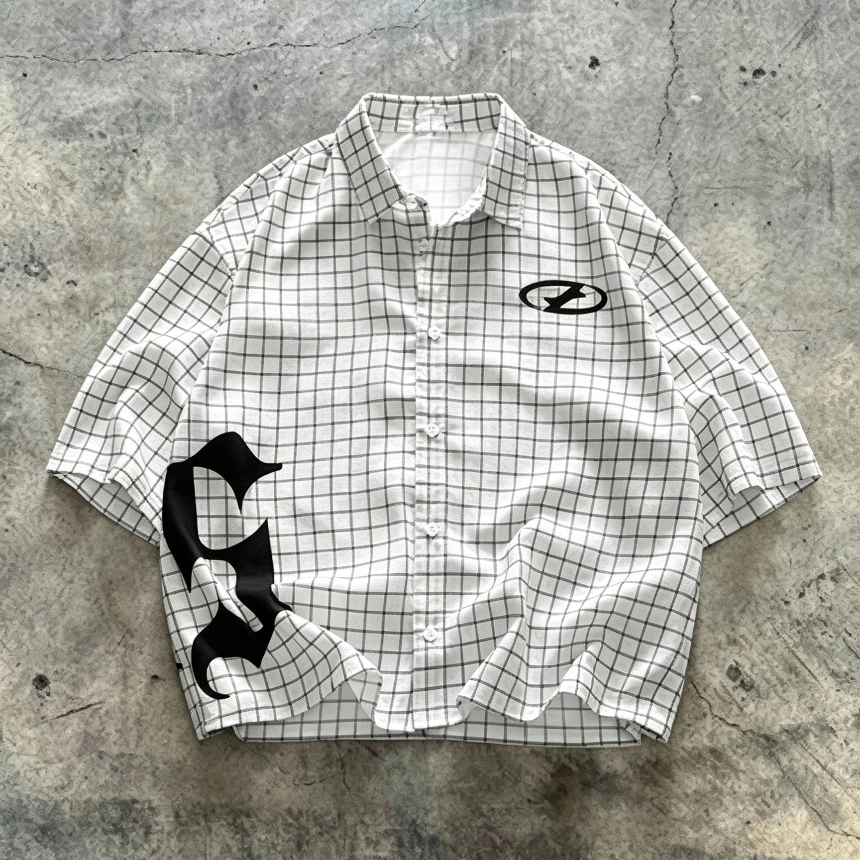 TEMU Men's Outdoor Short-sleeve Button-up Shirt - With Black Grid Collar & Abstract Sleeve Patterns, Loose Fit Button- Suitable For Hiking, Casual