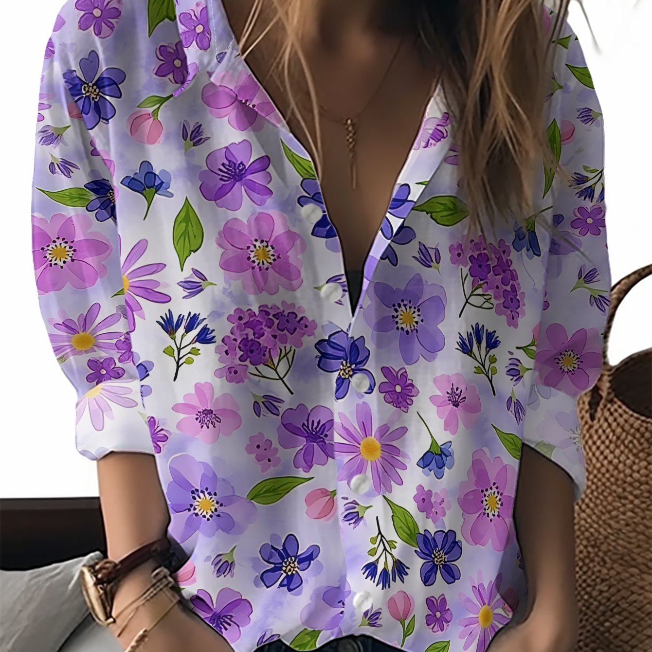 TEMU Cette chemise à manches longues pour femmes présente un fond avec un motif délicat de fleurs roses, et bleues entrelacées. C'est un haut et