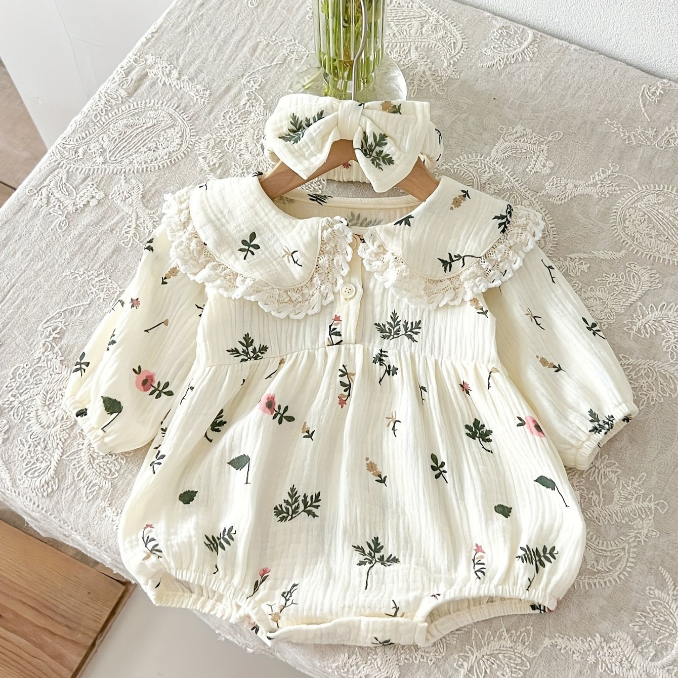 Image of Korean-style Autumn Baby Girl's Princess Romper, Small Floral Print Onesie, Stylish And Sweet Crawling Suit, Perfect For Outdoor