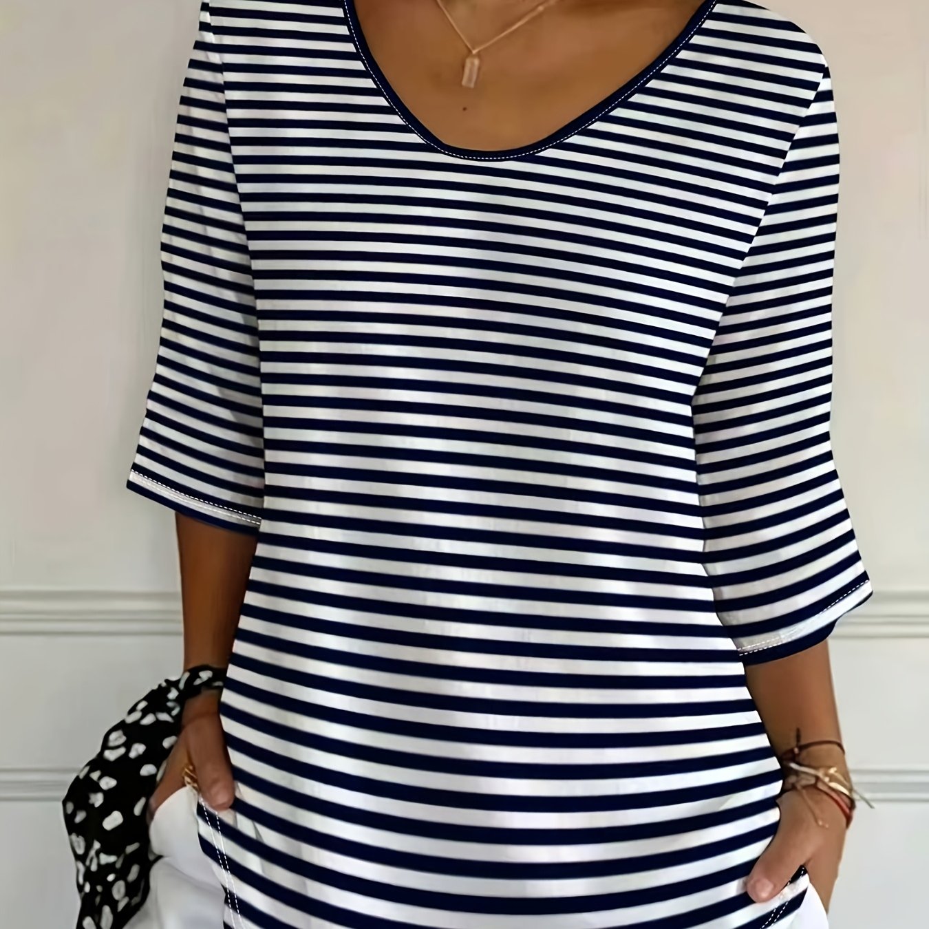 TEMU Plus Size, [printe Esign-not Texture] Short Versatile American-style Slim-fit Short-sleeve T-shirt For Women, V-neck Three-quarter Sleeve Top,