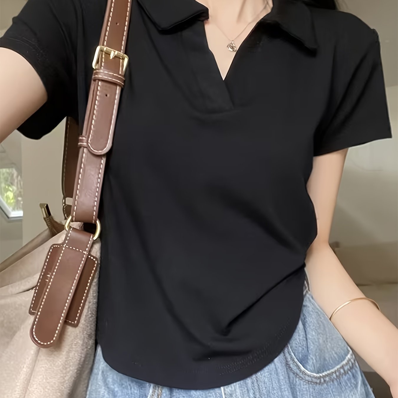 E-shop Damen Frühlings-/Sommer Polo Shirt mit kurzer Länge, Taillenbetonung und kurzen Ärmeln, schmal geschnittenes Design-Top mit Revers