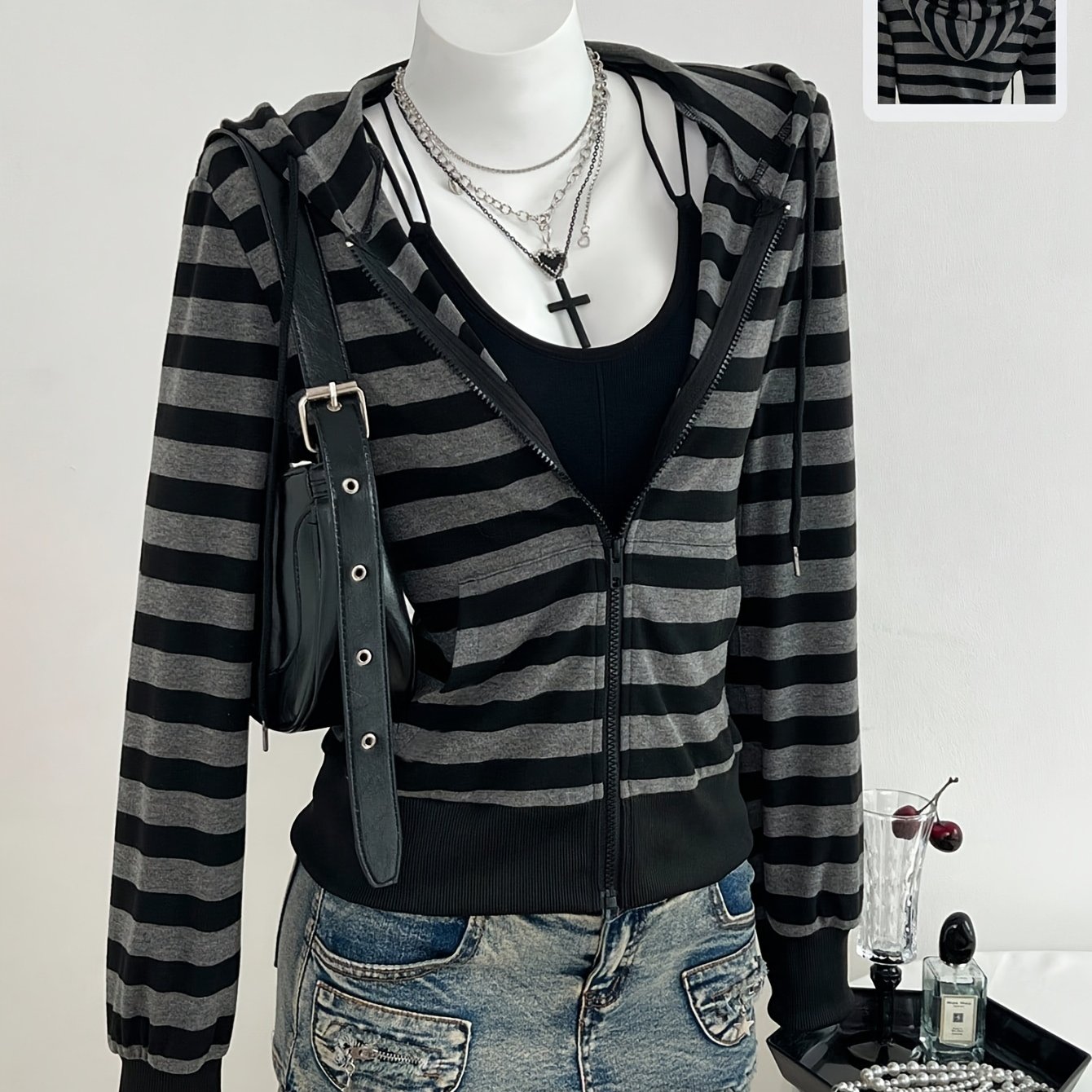 Image of Women's Hooded Sweatshirt With A Ribbed Zipper, Elegant And Cute, Suitable For, Graduation, Casual Wear, And Everyday Use And Autumn