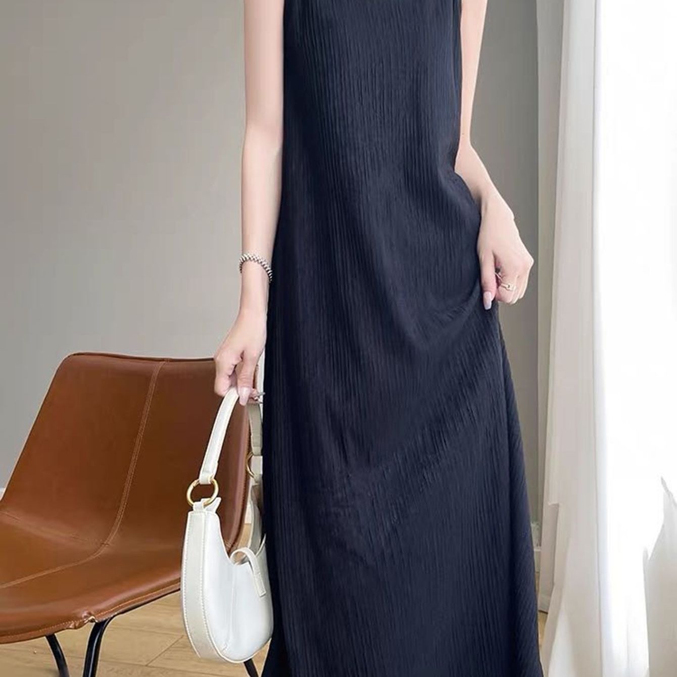 TEMU キャミワンピース レディース 春夏秋対応 細ストラップ ロング丈 シワ加工 体型カバー 部屋着 ワンマイルウェア