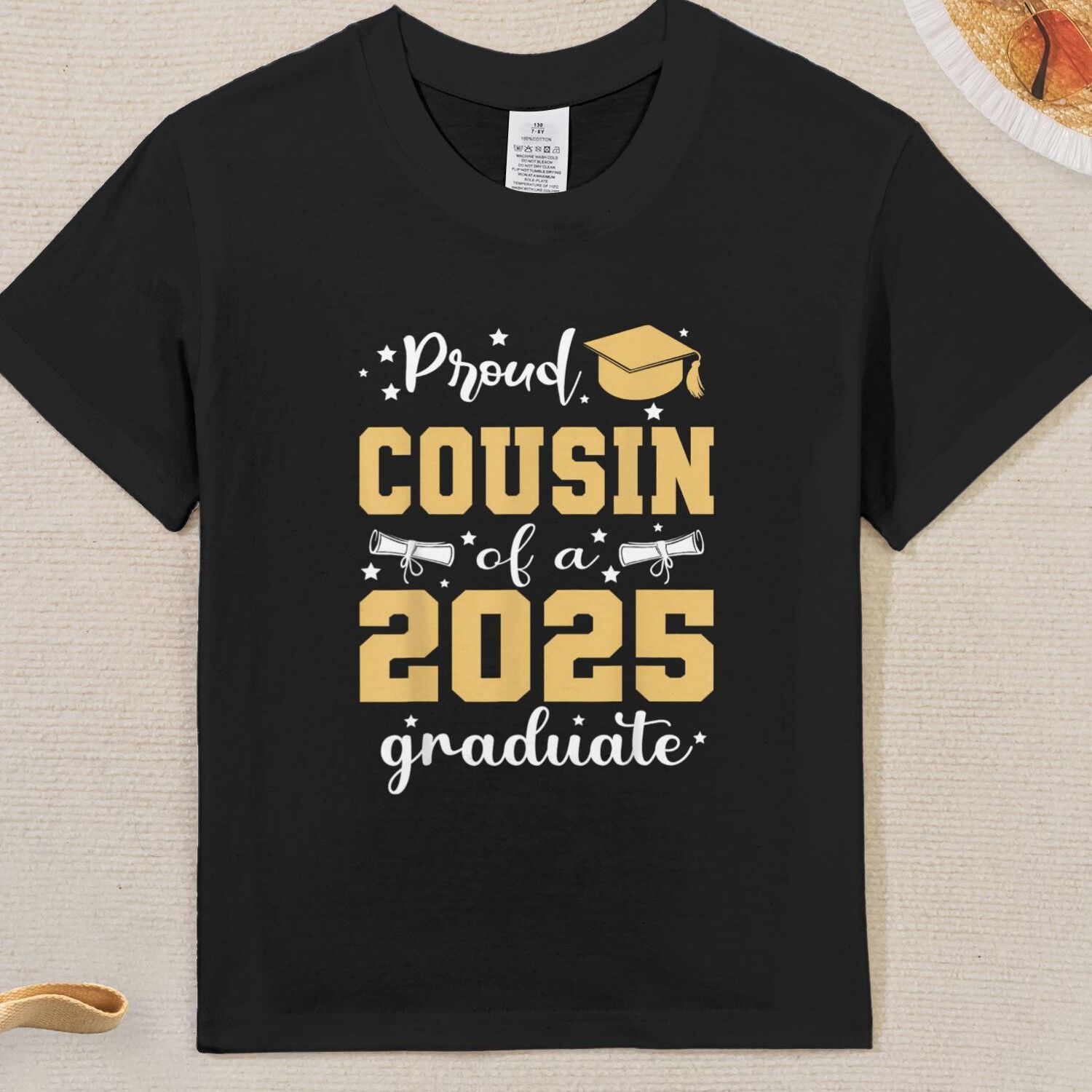 TEMU Cousin Of A 2025 Graduate Senior Family Graduation T-shirt For Kids - Black With Golden & White Print, Loose Fit Round Neck, Machine Washable, , Wear | Celebratory Graphic Tee | Apparel