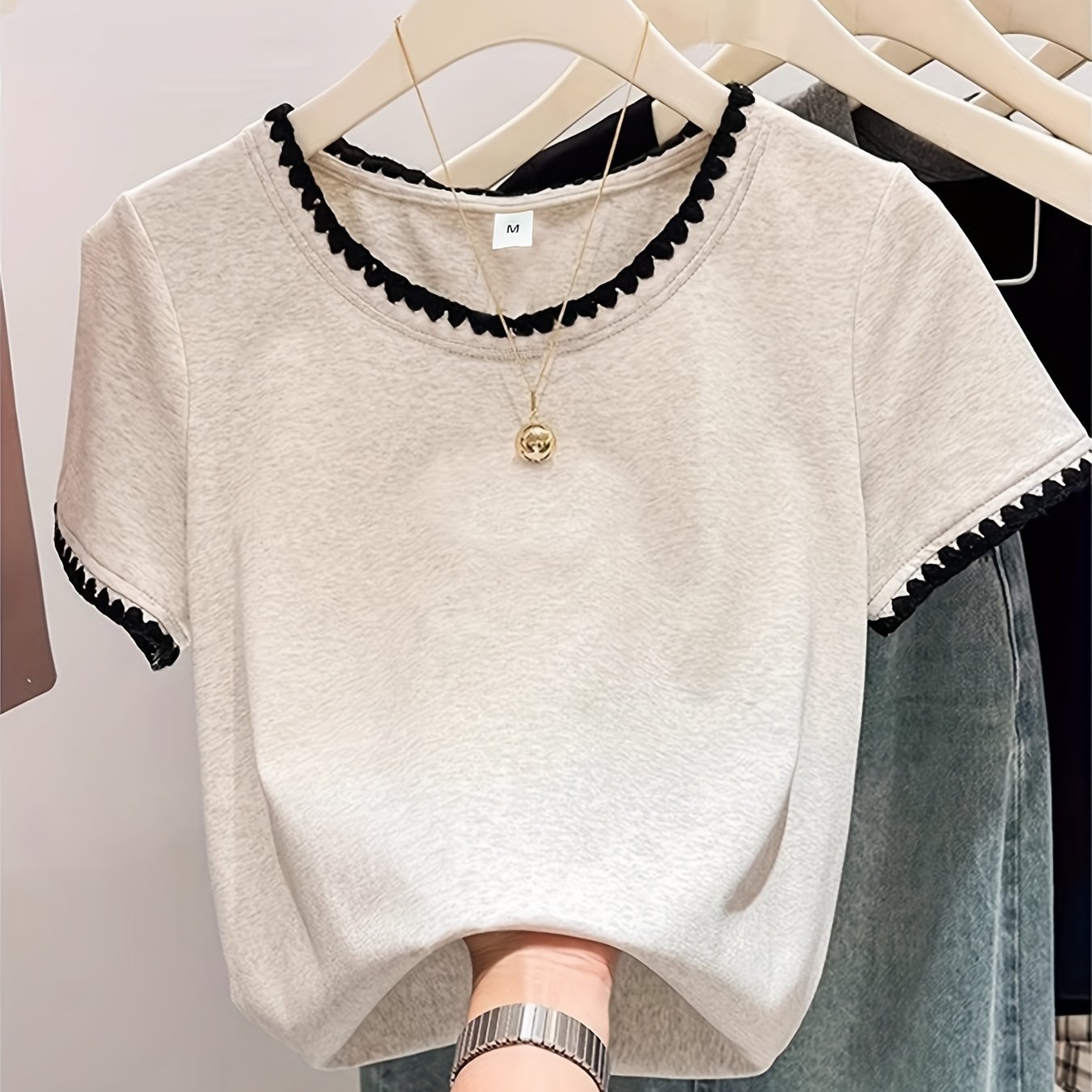 Image of Straight Shoulder Short-sleeved T-shirt Women's Summer New Loose Design Sense Niche Chic Stitching Contrasting Top
