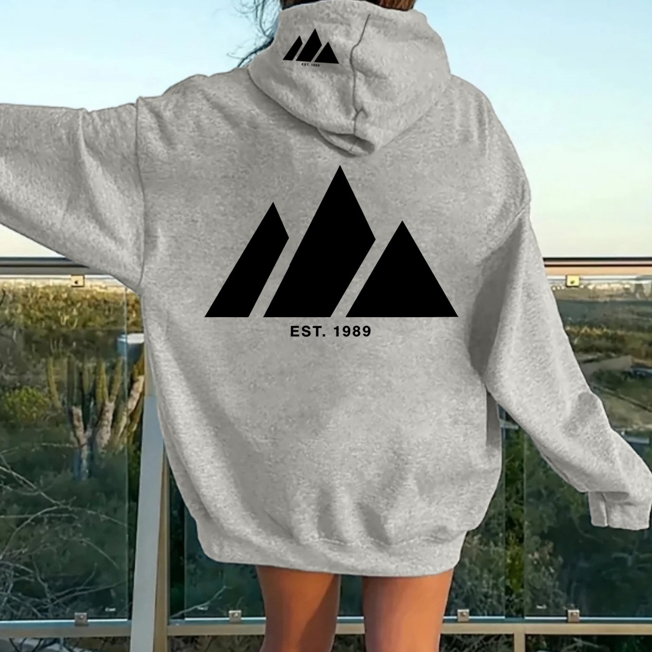 Image of Women's Geometric Triangle Print Zip-up Hoodie With Pockets, Casual Soft Printed Sweatshirt For Autumn Winter