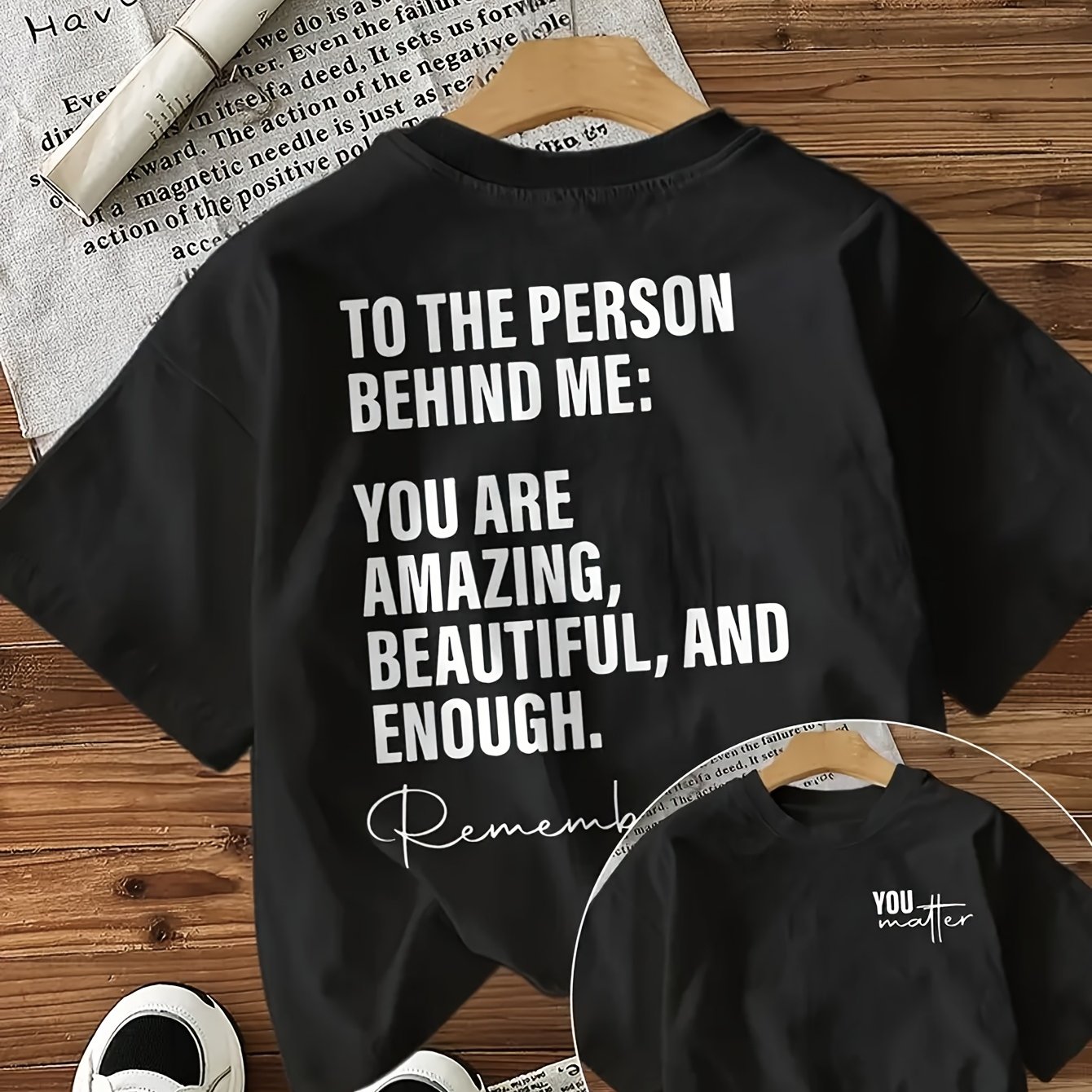 E-shop Damen Schwarzes Kurzarm Rundhals T-Shirt - Inspirierender Rückenaufdruck "Du bist fantastisch, und genug" - Weiches Freizeit-T-Shirt, für