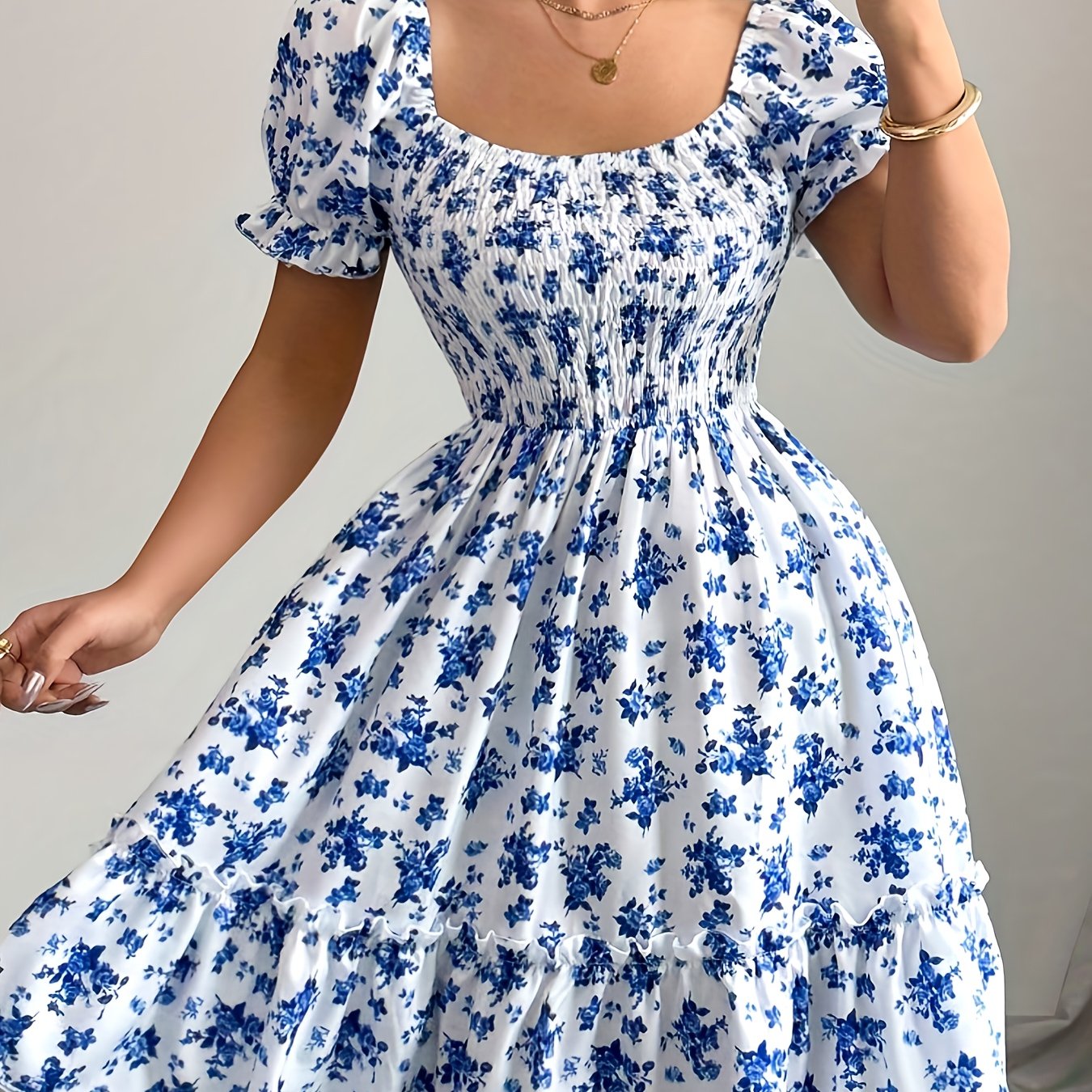 E-shop Damen Mini Kleid mit Blumenmuster - Elegantes Blumen Party & Alltags Outfit, ausgestellter Saum, eckiger Ausschnitt, leichtes Sommerkleid für