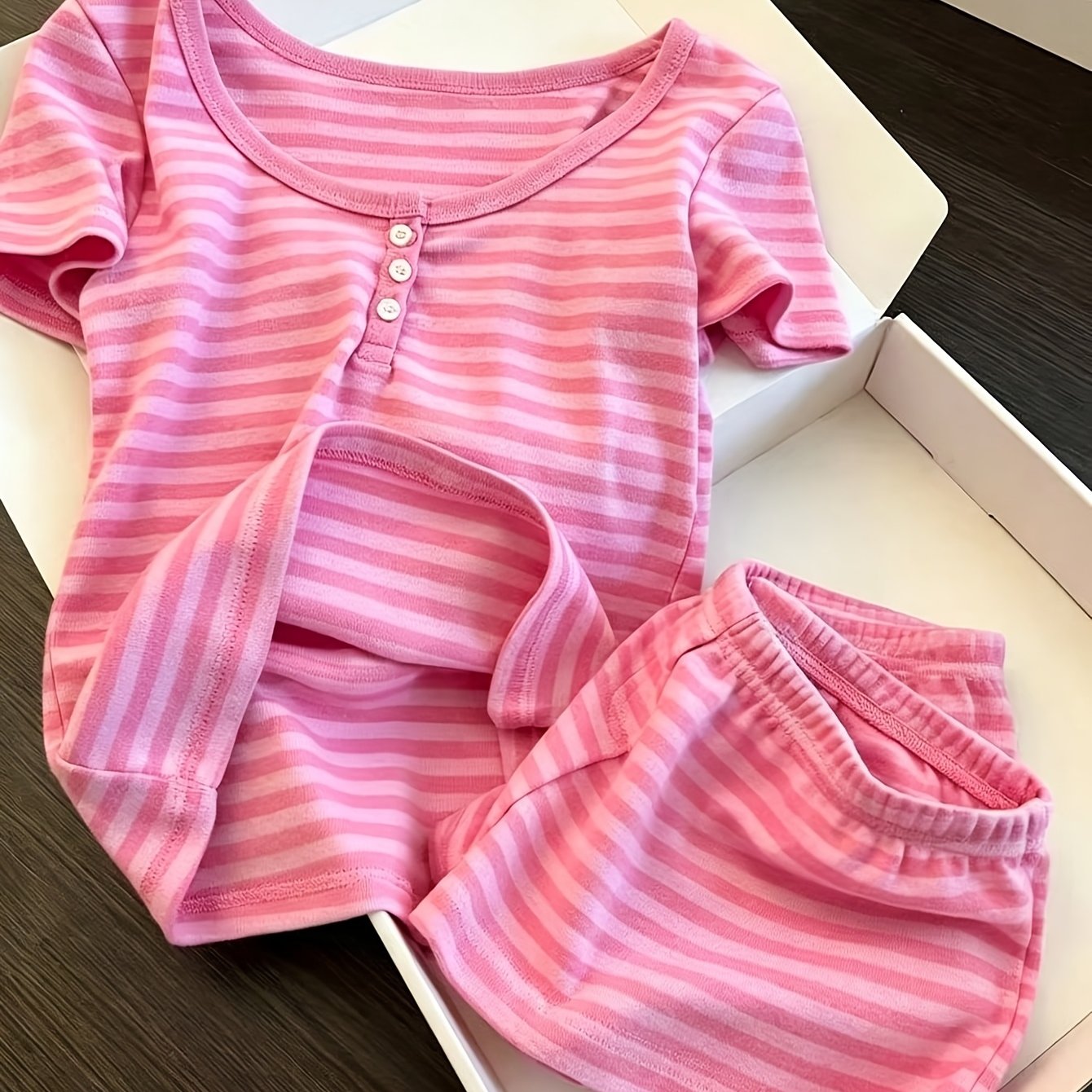 TEMU A Set Of 2pcs, Including A Pink Striped Casual And Elegant Round-neck Short-sleeved T-shirt For Ladies And A Pair Of Super Short Shorts. It's