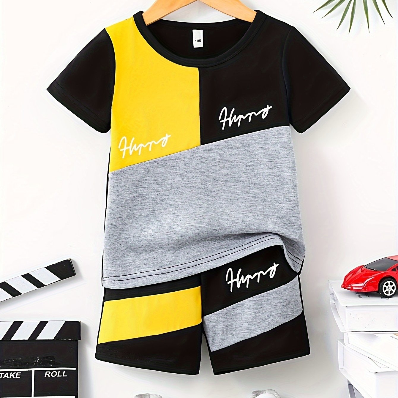 Summer Men''-piece Set With Spliced Letters And Printed Short Sleeves And Shorts
