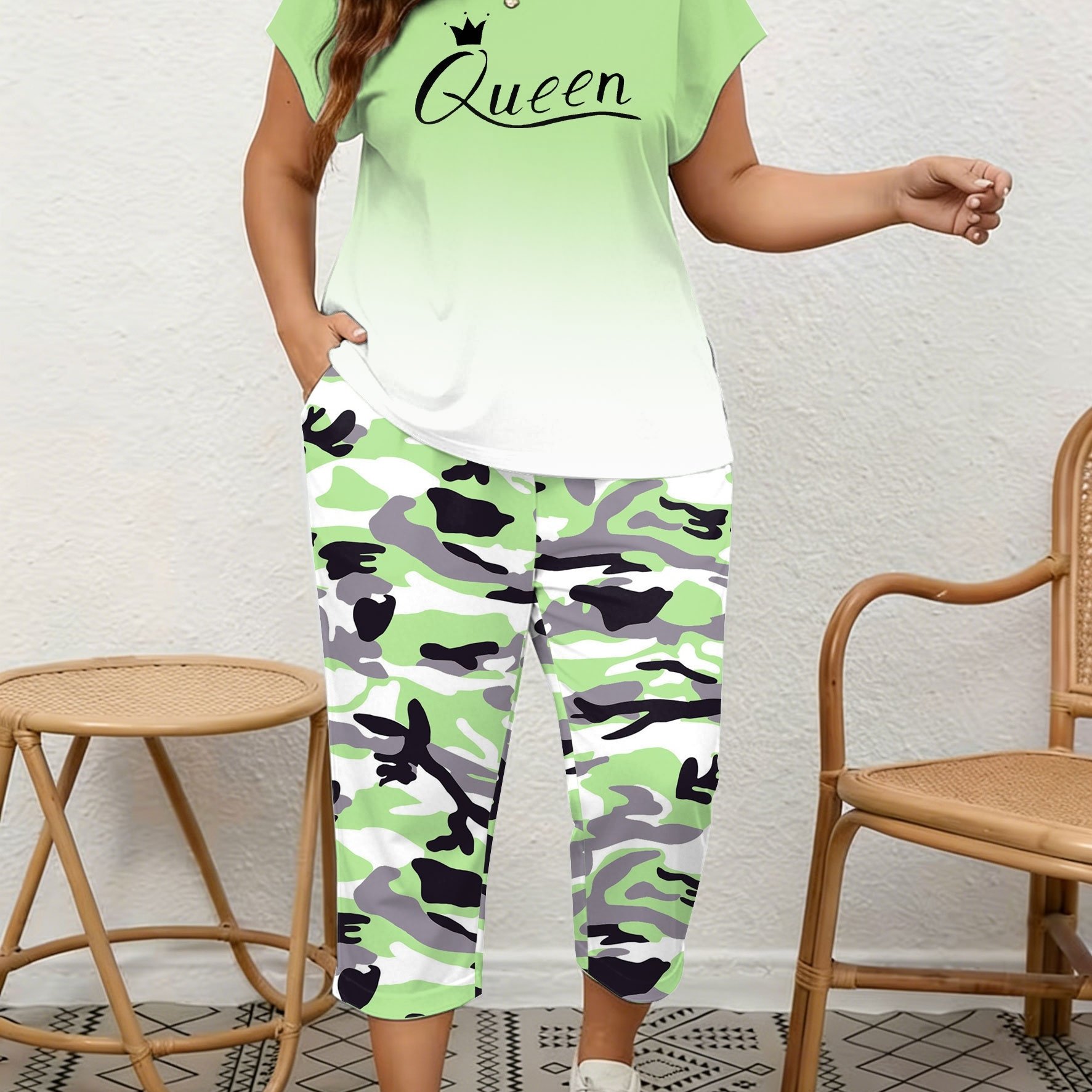 Plus Size, Plus Size Casual Everyday 2pcs Set, "queen" Letter Print T-shirt And Cropped Camouflage Pants With Pockets