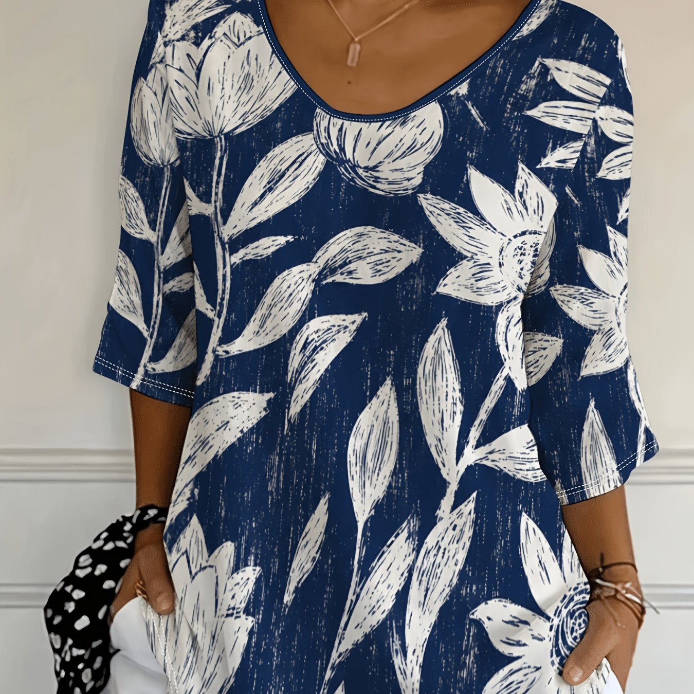 TEMU Plus Size Women's Top, Vintage Floral Pattern, , Suitable For Casual Wear And Leisure, Fashionable And Elegant Design