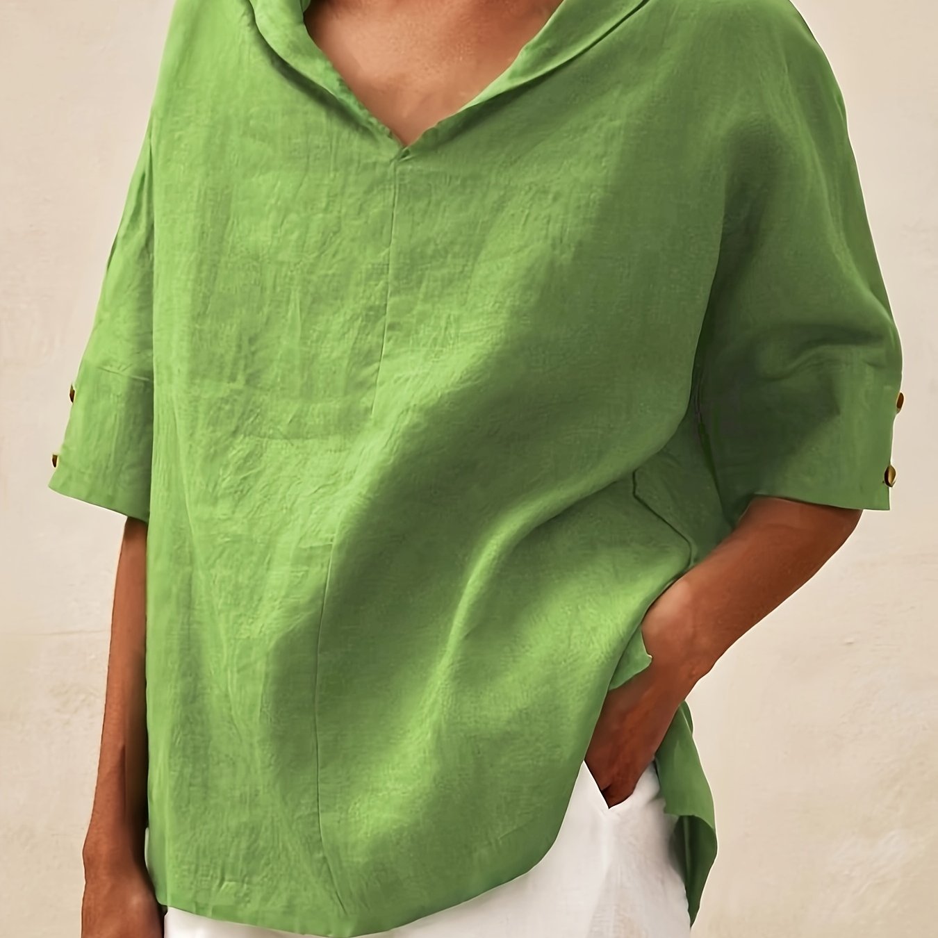 Solid Color Shirt With Babydoll Collar, Mid-length Sleeves, And A Short Front And Long