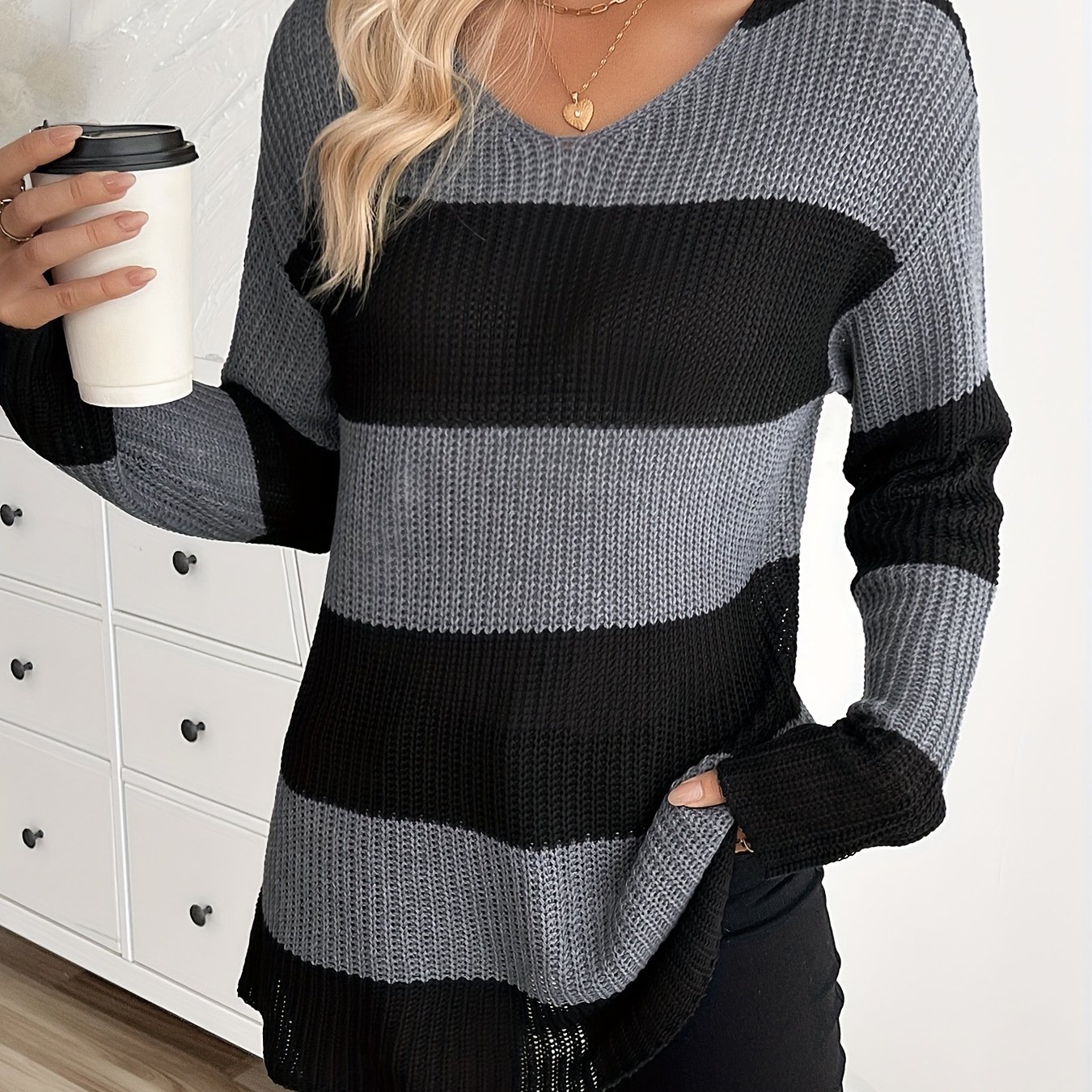 [ Elegant Orientation ] Autumn Women's Fashionable Striped Shoulder Sweater, Medium Length Round Neck Pullover (excluding Bra)