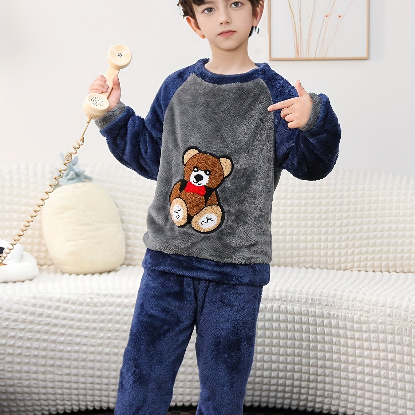 Image of Boys' Autumn/winter Plush 2pcs Set, Casual And Comfortable Thickened Warm Contrast Color Raglan Sleeve Pullover Top + Warm Long Pants 2pcs Set For Middle And Older Kids, Perfect For Outdoor