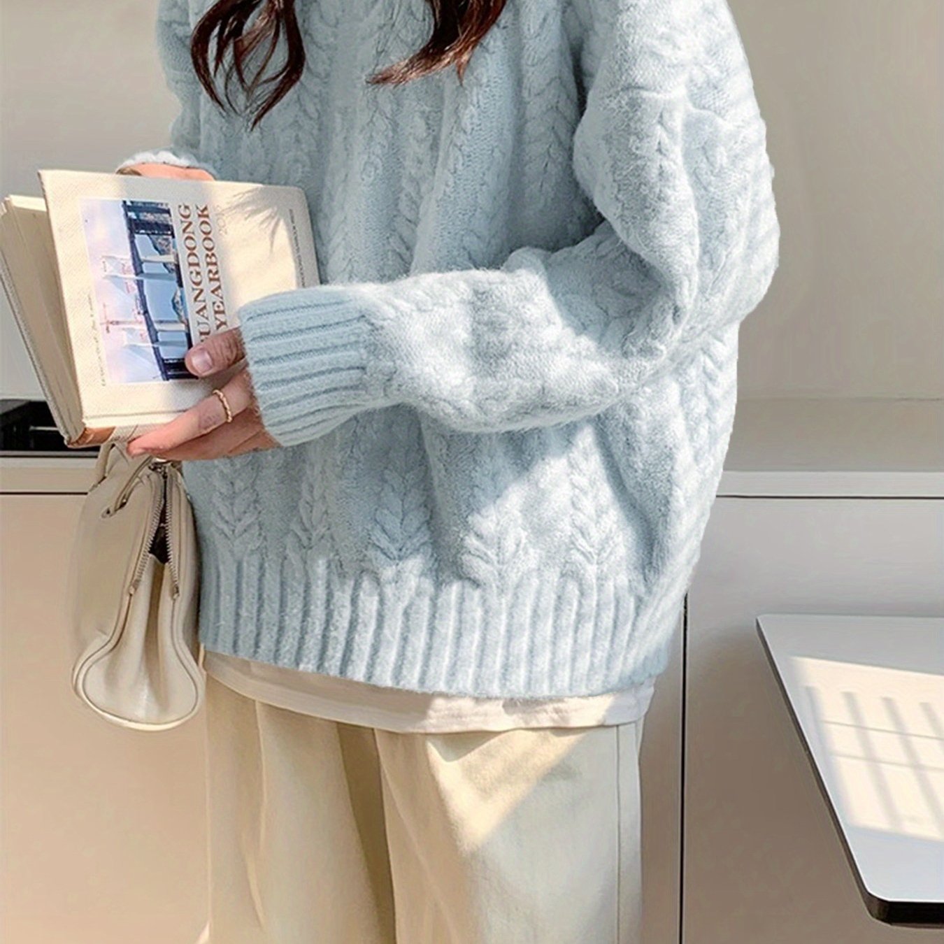 TEMU 귀엽고 캐주얼한 부드러운 밀키 단색 스웨터 풀오버, 케이블 텍스처로 겨울철 보온성, 고급스러운 디자인, 고품질 풀오버, 일상 출퇴근과 데이트를 위한 패셔너블하고 활용도 높은 가을/겨울 크루넥 상의