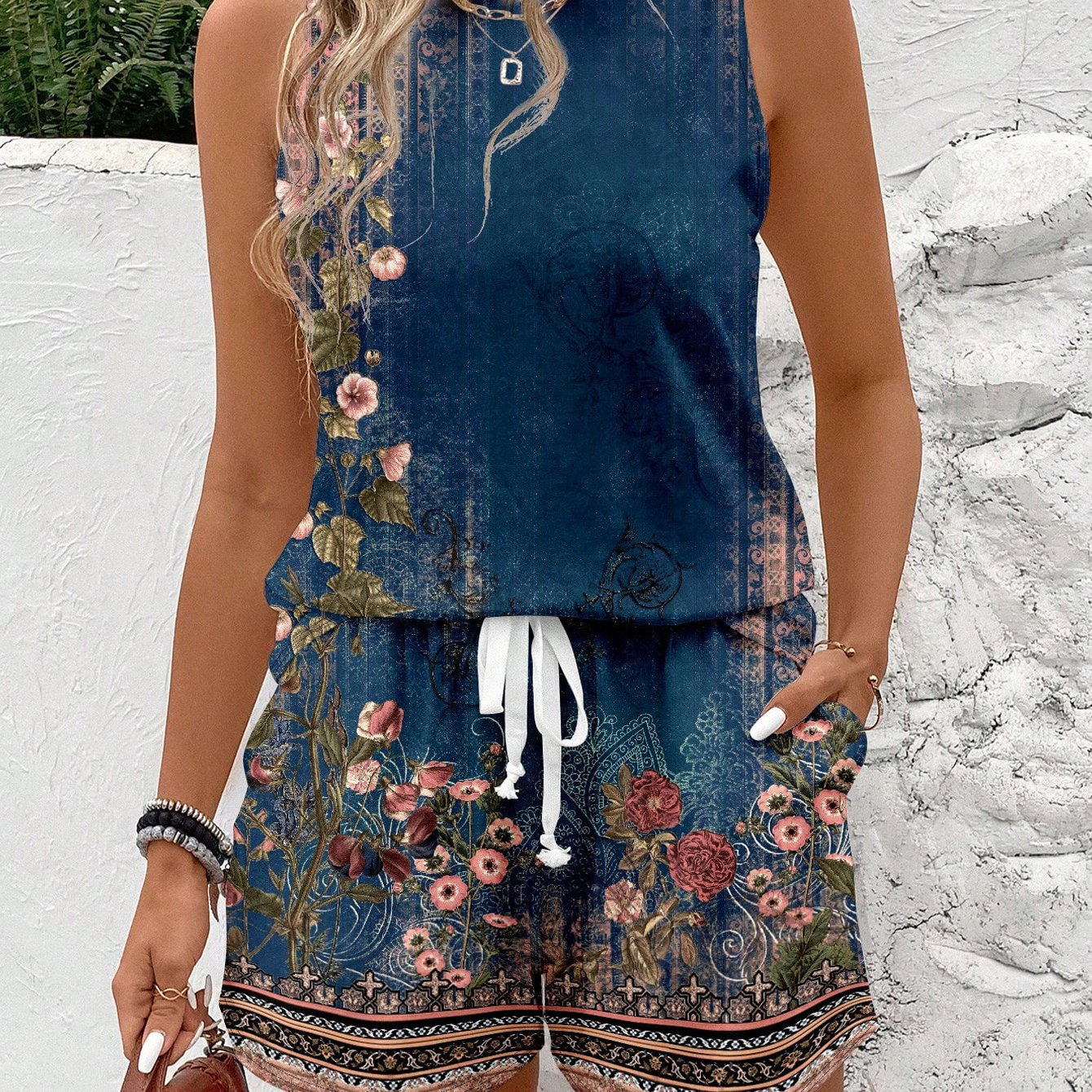 Image of Plus Size - Plus Size - Vacation-: Plus Size 2pcs Women's Vintage Floral Print Tank Top And Shorts Set Elegant Crew Neck Tank Top With Shorts (featuring