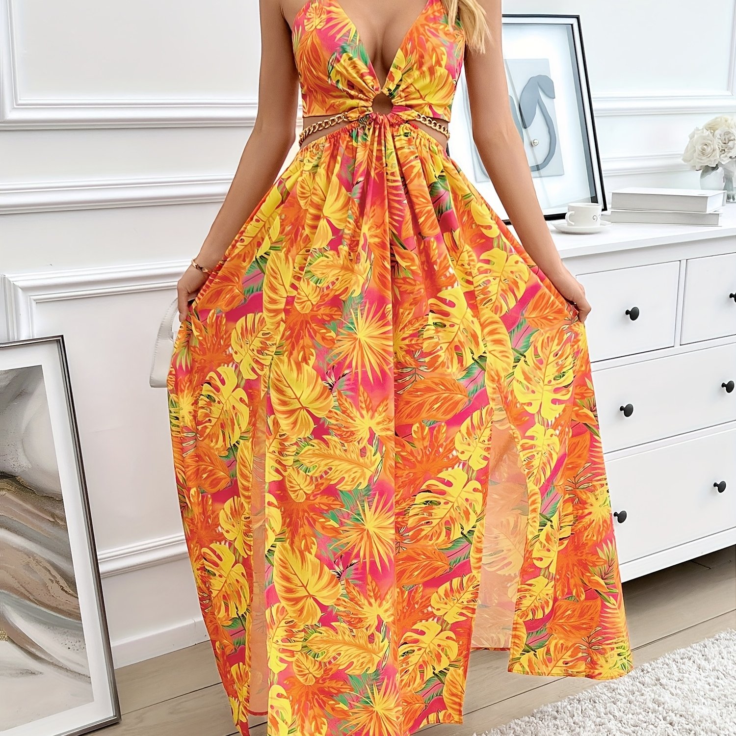 Tropical Floral Halter Maxi Dress, Pink Summer Beach Dress with Palm Print, Cutout Front Design Women&#39;s Summer Printed Backless Side Slit Halter Dress