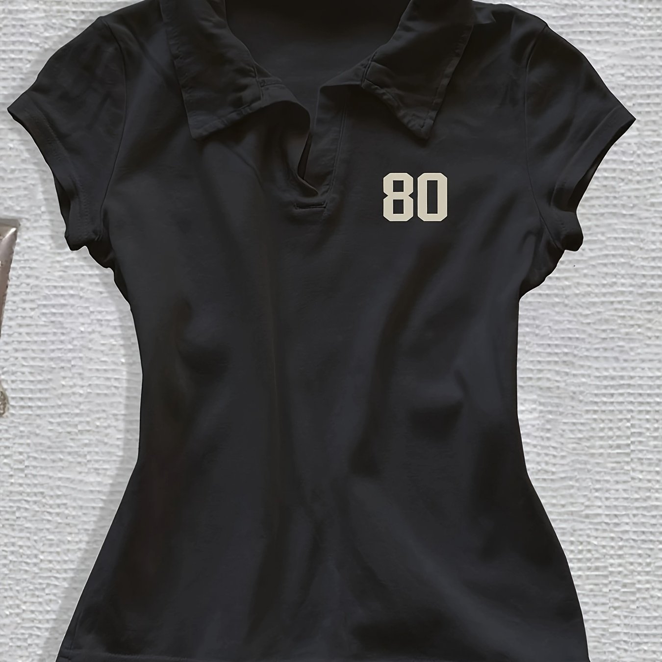 TEMU New Style, Women's Minimalist Fashion Slim-fit Short With A Small V-neck And Short Sleeves