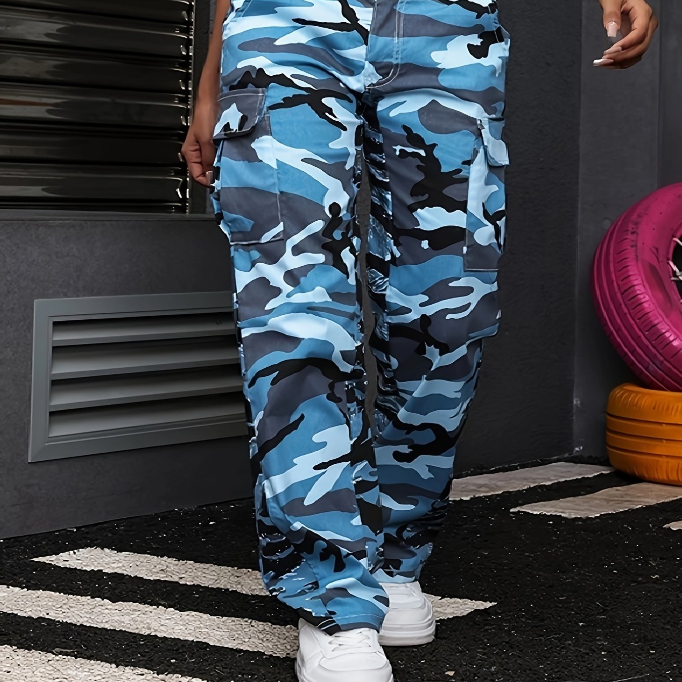 Image of 26aw Women's Plus Size Stretch Vintage Versatile Casual Fashion Elegant Mid-rise Multi-pocket Machine Washable Durable Multi-functional Loose Camouflage Print Cargo Straight-leg Jeans Street Style