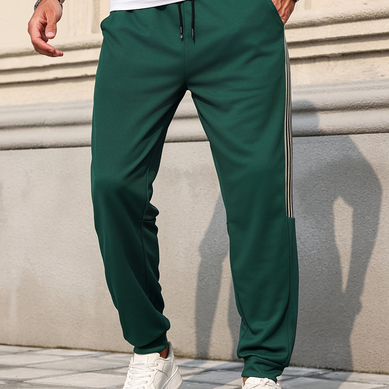 E-shop Herren Frühling Sommer Leichte Atmungsaktive Lässige Neun-Punkt-Hose Sport Sweatpants Elastischer Bund Seitstreifen Gerippte Knöchelhöhe Hose