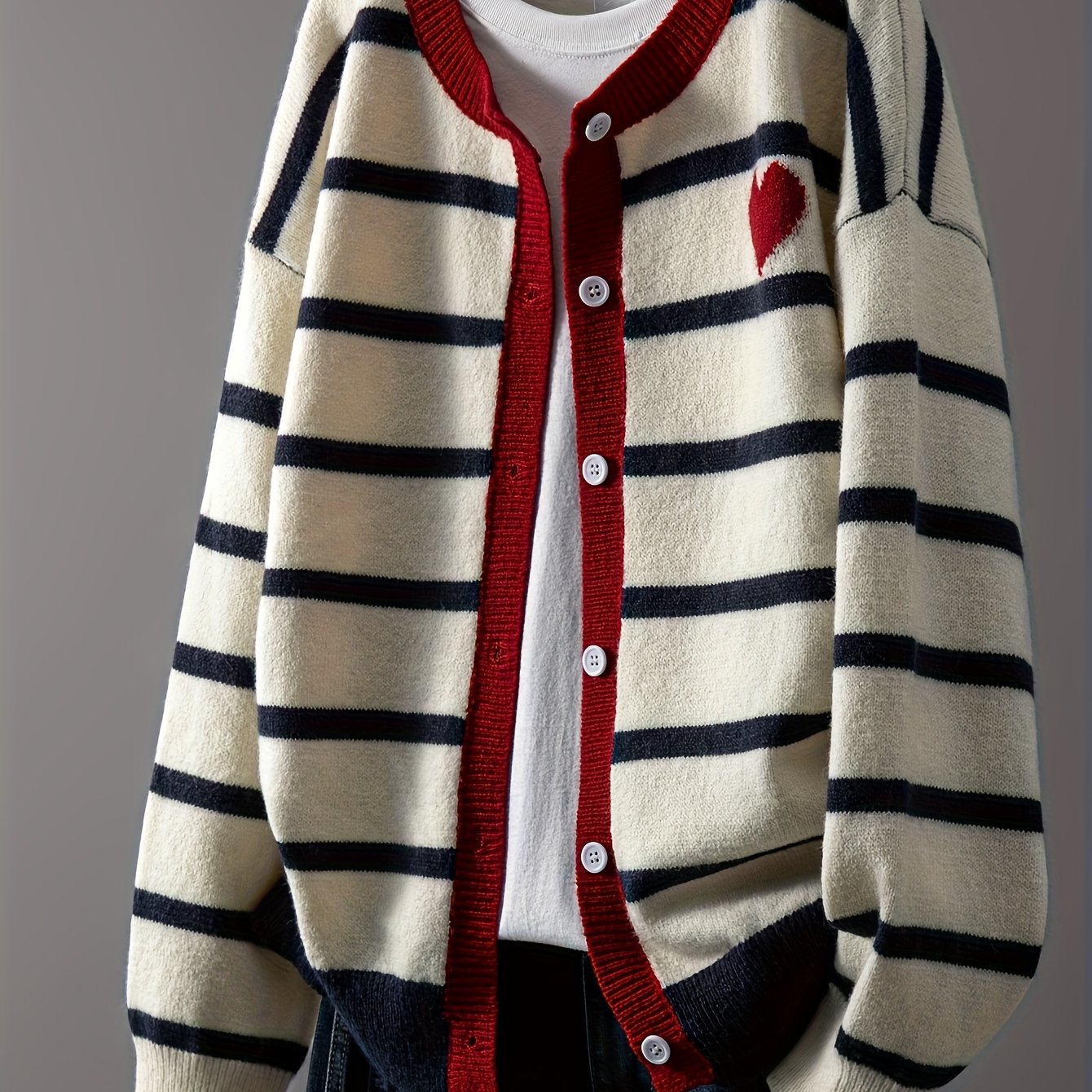 E-shop Gestreifter Strickjacke mit Knopfleiste, lässige, süße Herrenjacke mit Herzen, modische Damenbekleidung