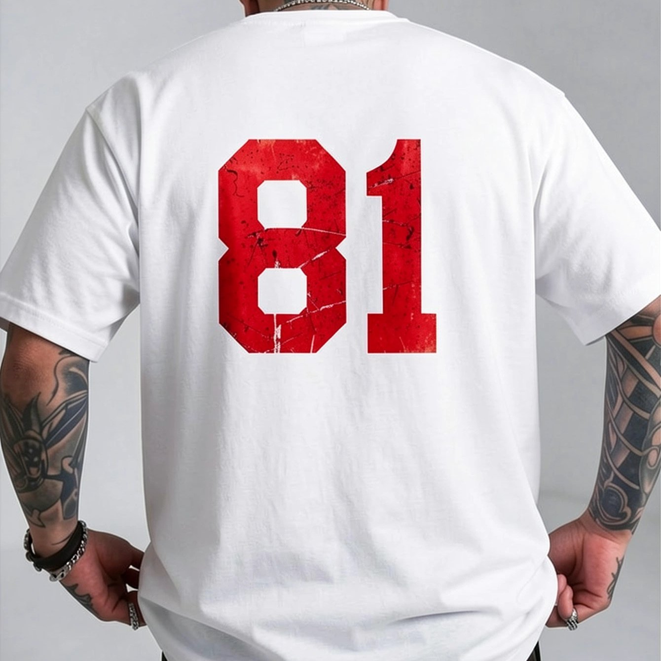 Men's Black Distressed Red 81 Varsity Number T-shirt Crewneck Short Sleeve Tee With Red 81 Print, Regular Fit Casual Sporty Top For Sports & Casual Attire
