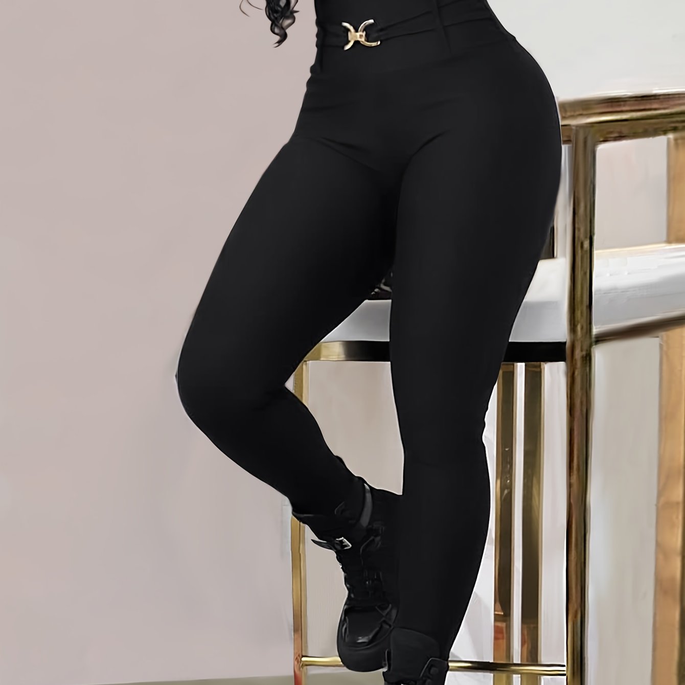 E-shop Hochtaillierte Einfarbige Leggings mit Stretch für eine Schmeichelnde Passform