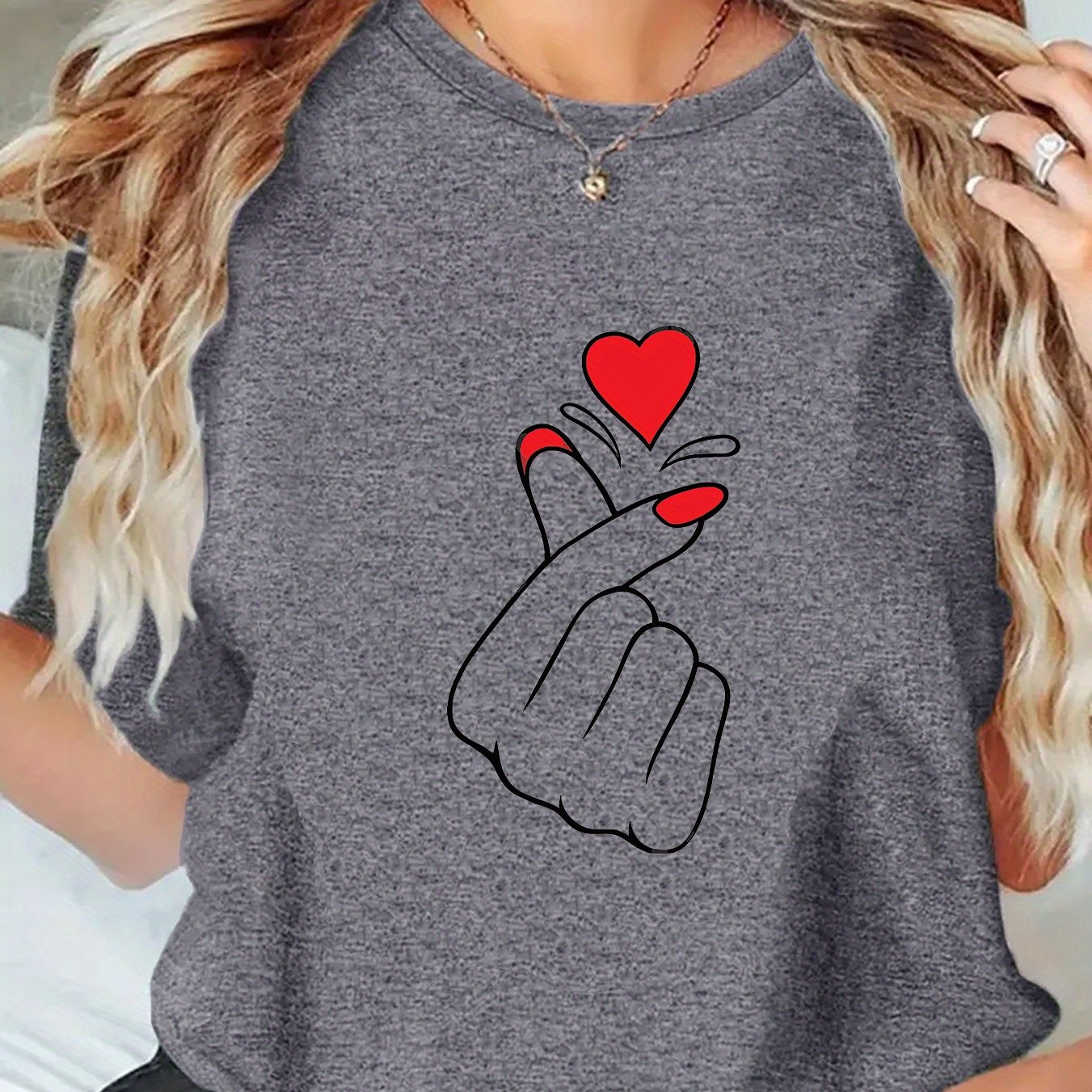 TEMU 1pc Cute Summer Gesture Heart Print T-shirt, Summer Trendy Breathable, Comfortable, Athletic Casual Short Sleeve Top, Women's Clothing