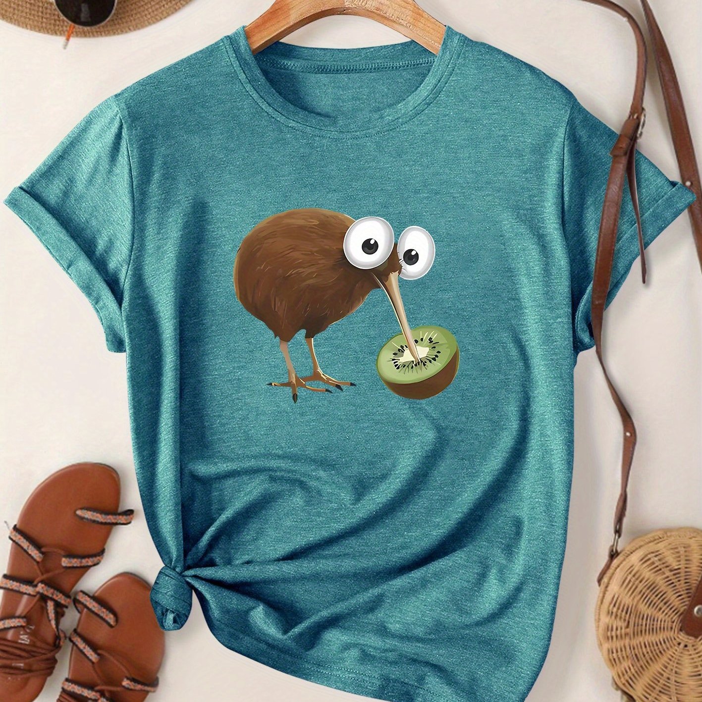 TEMU Ladies' Short-sleeve T-shirt Featuring A Whimsical Pun Print Of Kiwi And Kiwi Bird, Perfect For Casual And Stylish Commuting In A Retro