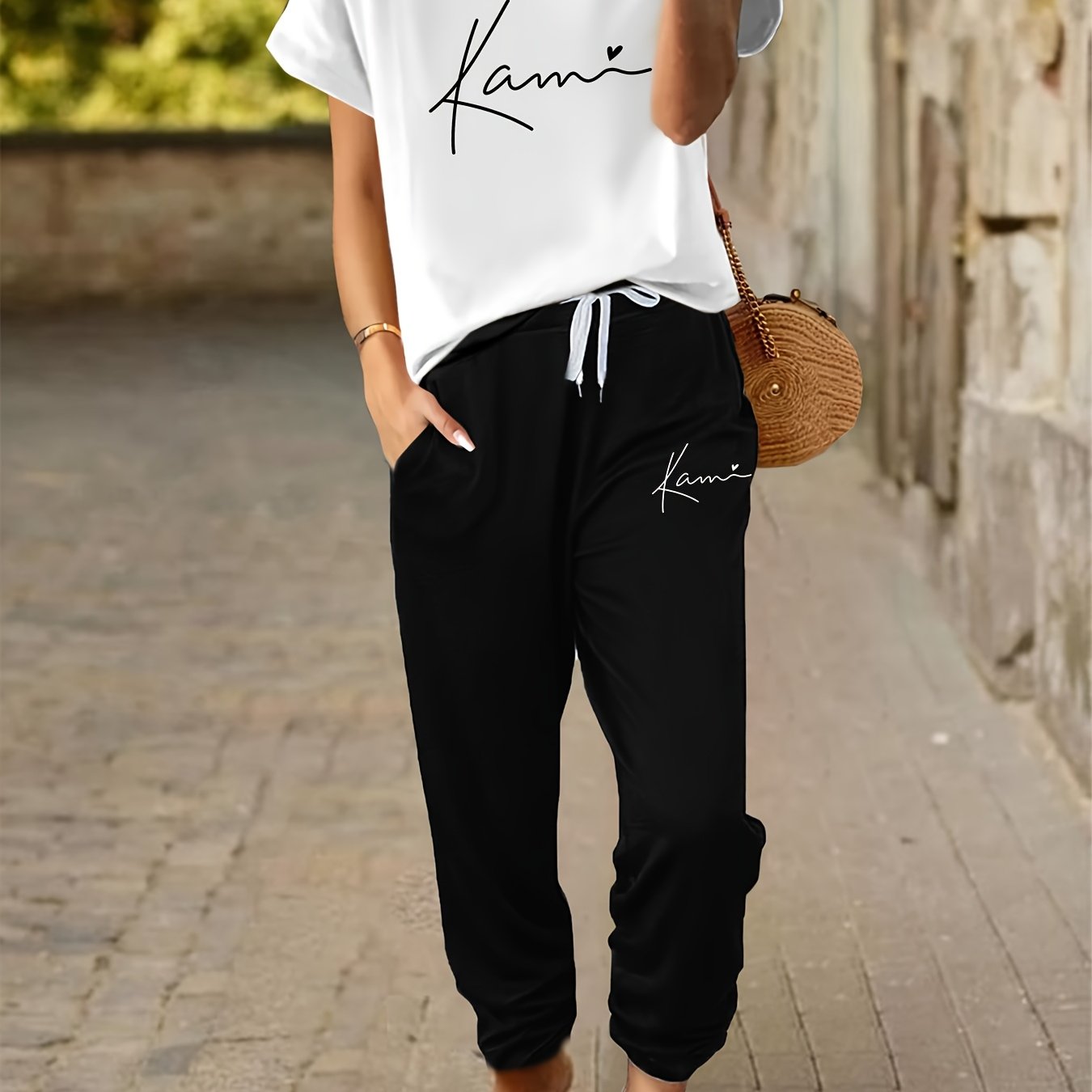 E-shop Plus Size - Plus Size - Plus Size 2-teiliges Outfit - V-Ausschnitt Fledermausärmel Top und Hose mit Kordelzug und Tasche - Trendige Buchstaben