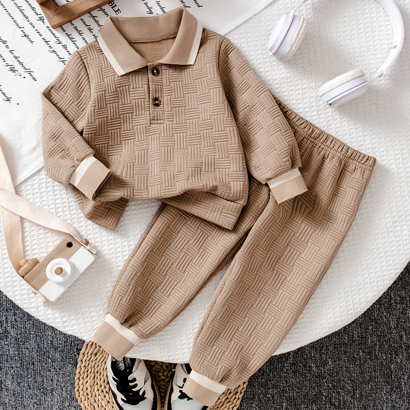 Image of 2pcs Boys' Spring/autumn New Style Ribbed Collar Jacquard Fabric Solid Color Sweatshirt And Solid Jacquard Fabric Trousers Casual Fashion Set, Perfect For Outdoor,christmas,halloween