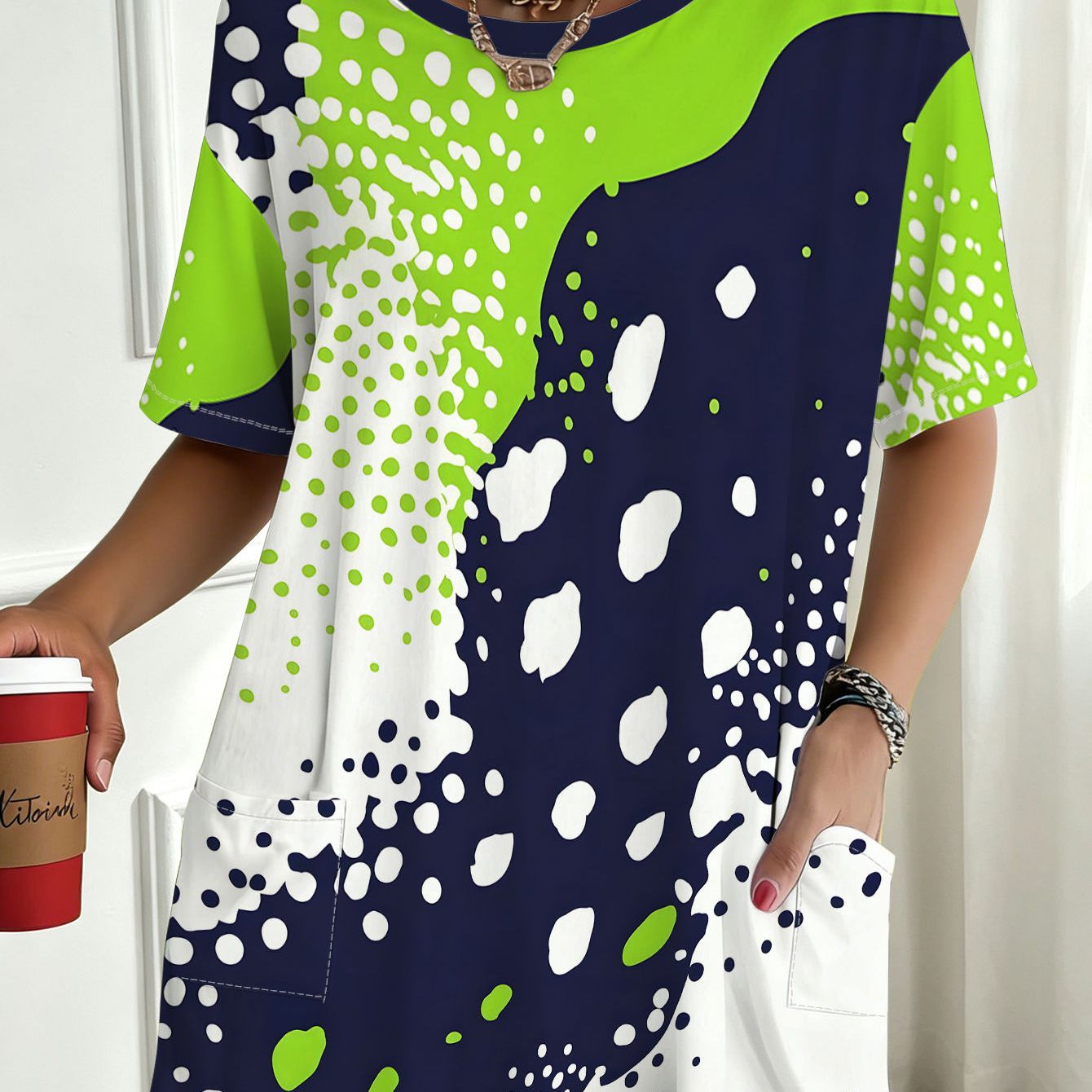 TEMU Women's Large-size T-shirt With Pocket Design1pcs Loose Fit Short-sleeve T-shirt With Green And Navy Abstract Dot Pattern, Featuring Front ,