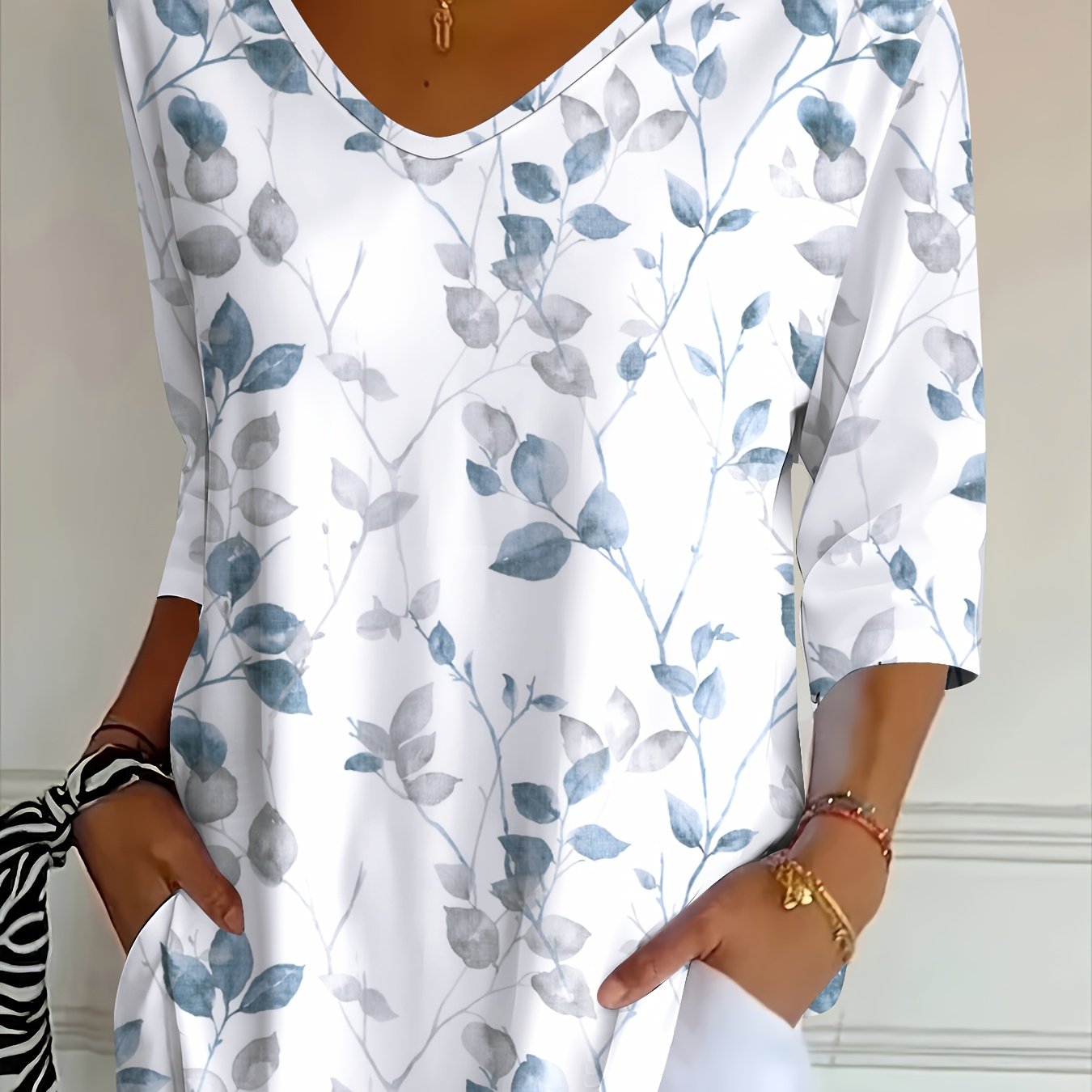 TEMU Western Casual Fashion Holiday Women's Regular Fit Floral -quarter Sleeve V-neck T-shirt Top